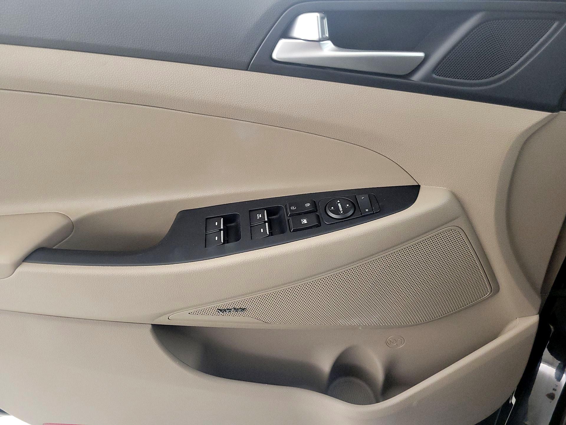 Thumbnail: 2020 Hyundai Tucson - 12