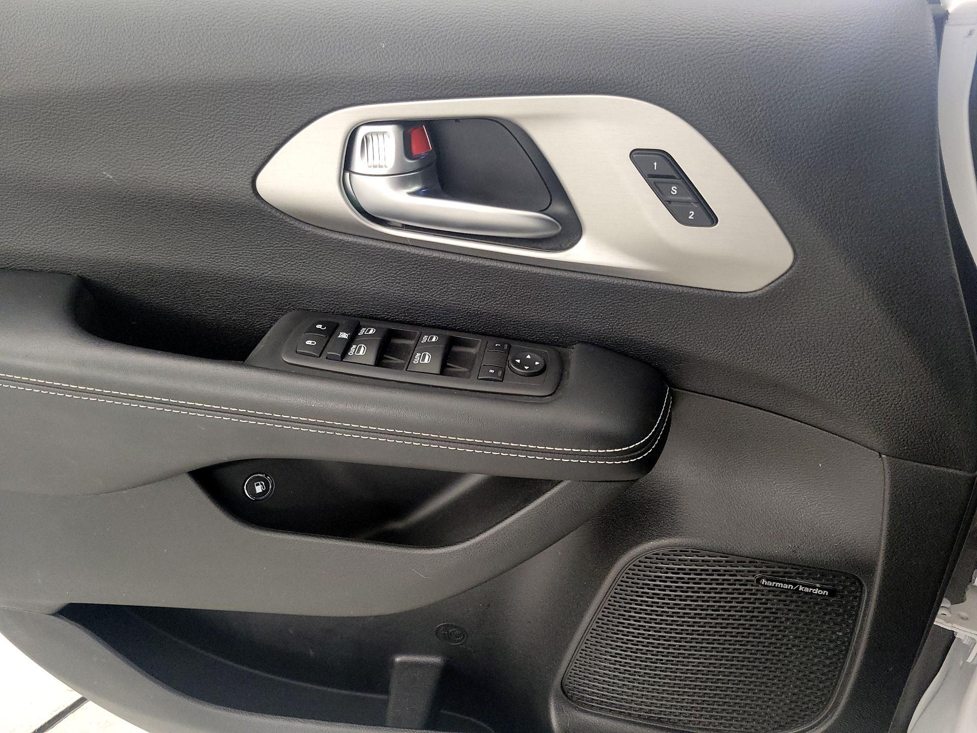 Thumbnail: 2022 Chrysler Pacifica - 12