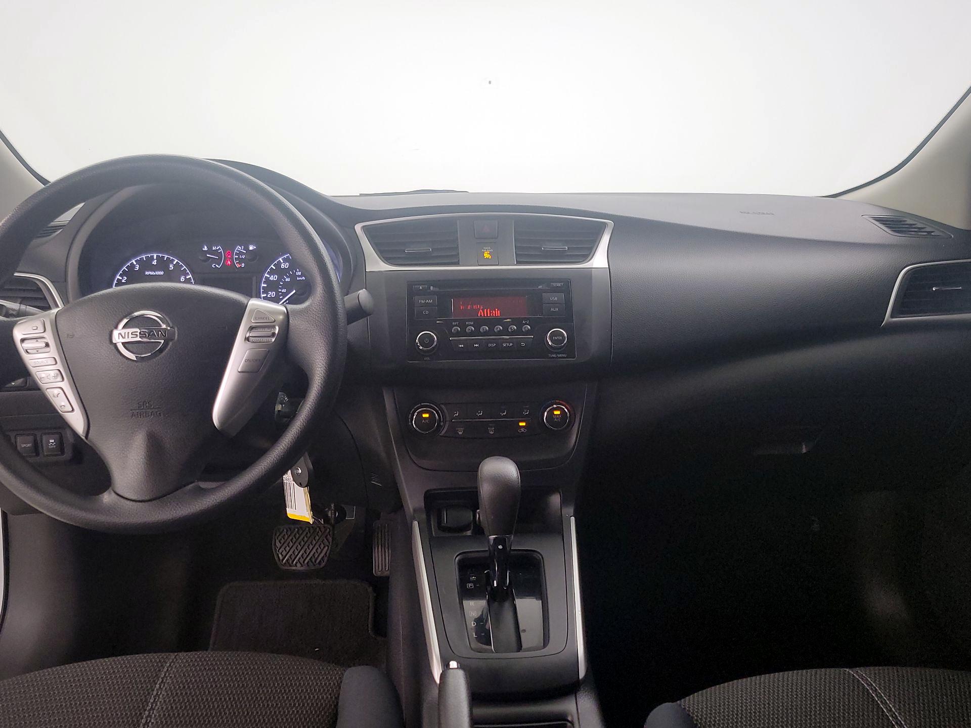 Thumbnail: 2017 Nissan Sentra - 9