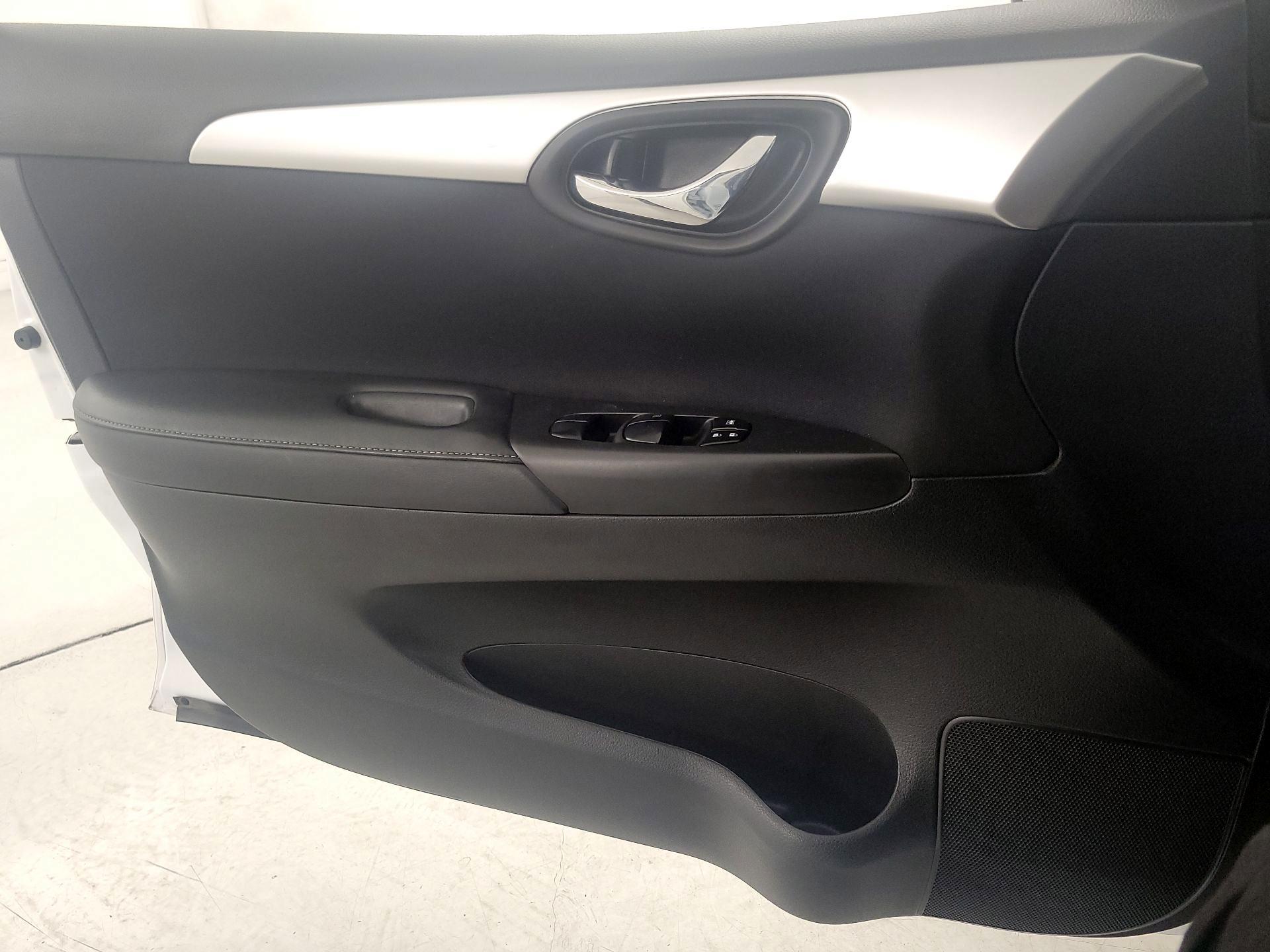 Thumbnail: 2017 Nissan Sentra - 12