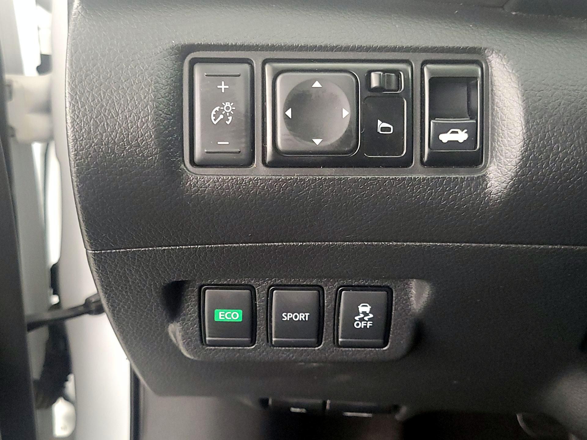 Thumbnail: 2017 Nissan Sentra - 13