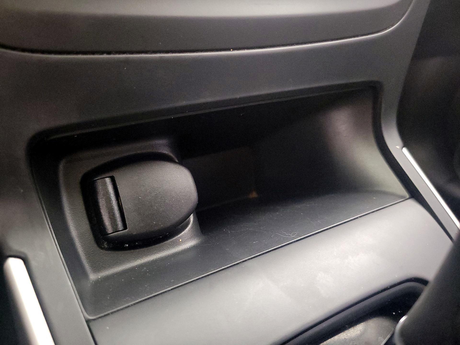 Thumbnail: 2017 Nissan Sentra - 17