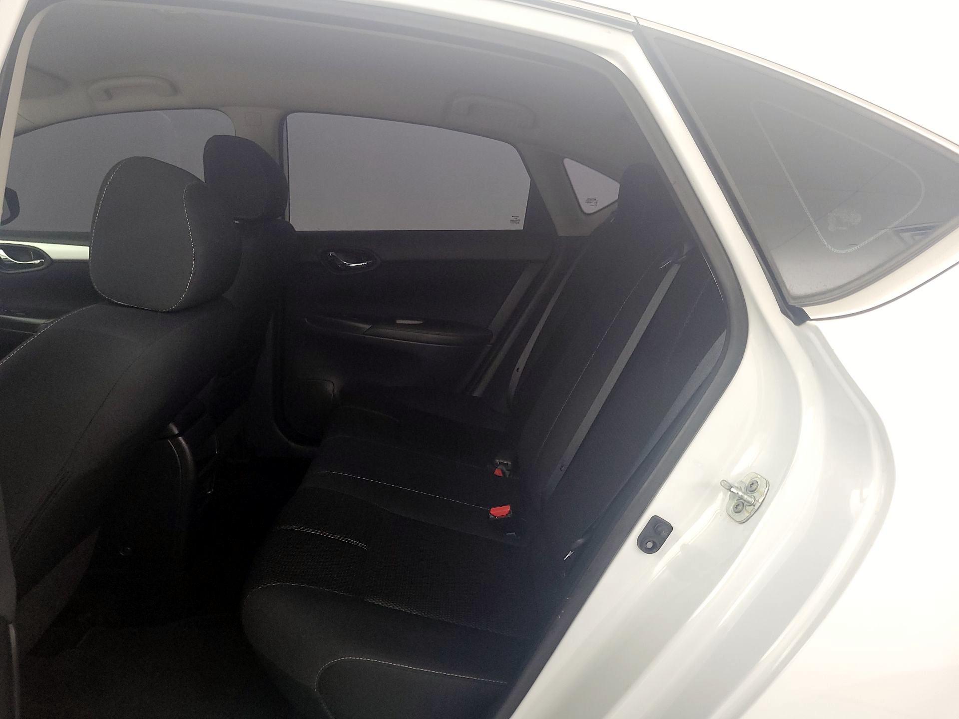 Thumbnail: 2017 Nissan Sentra - 18