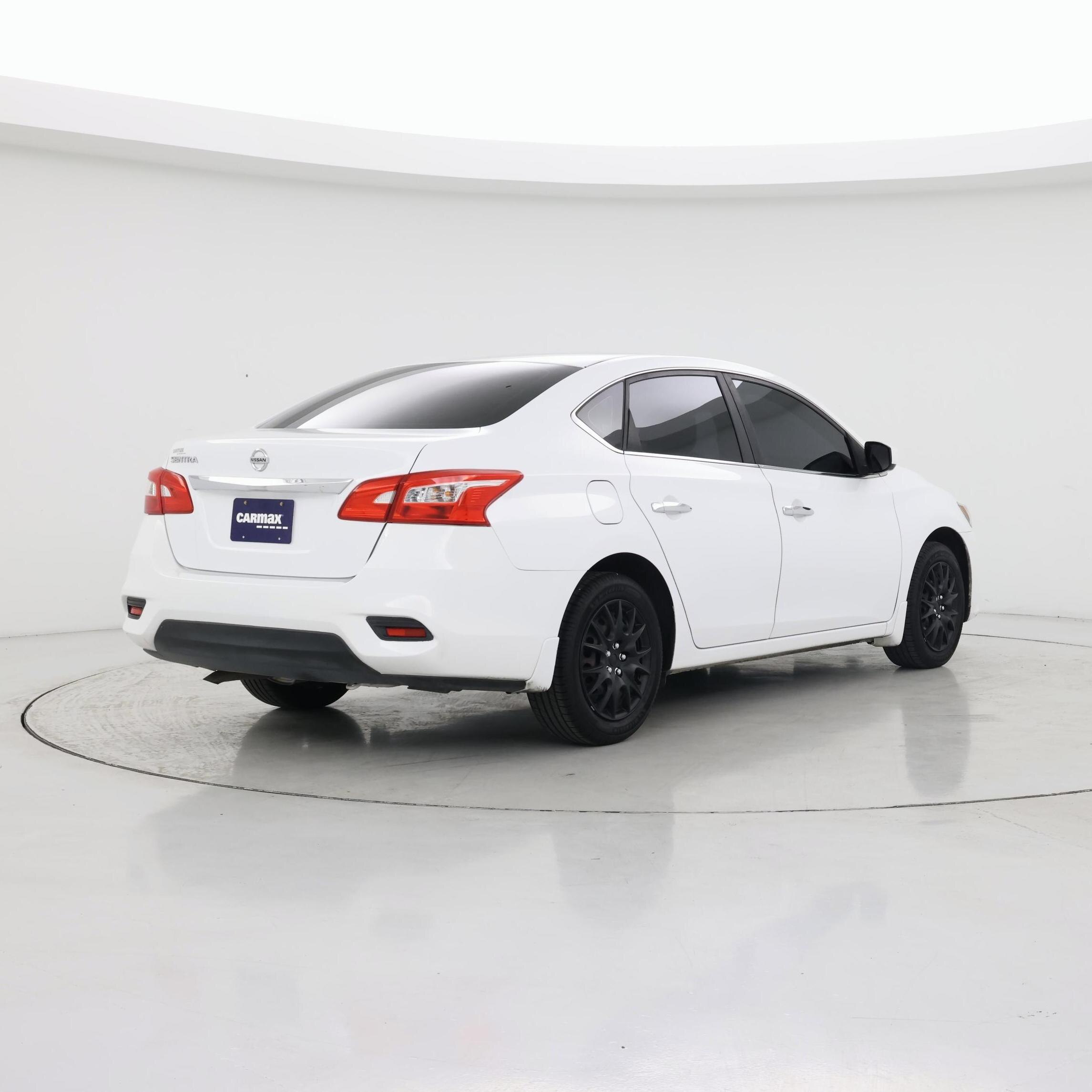 Thumbnail: 2017 Nissan Sentra - 8