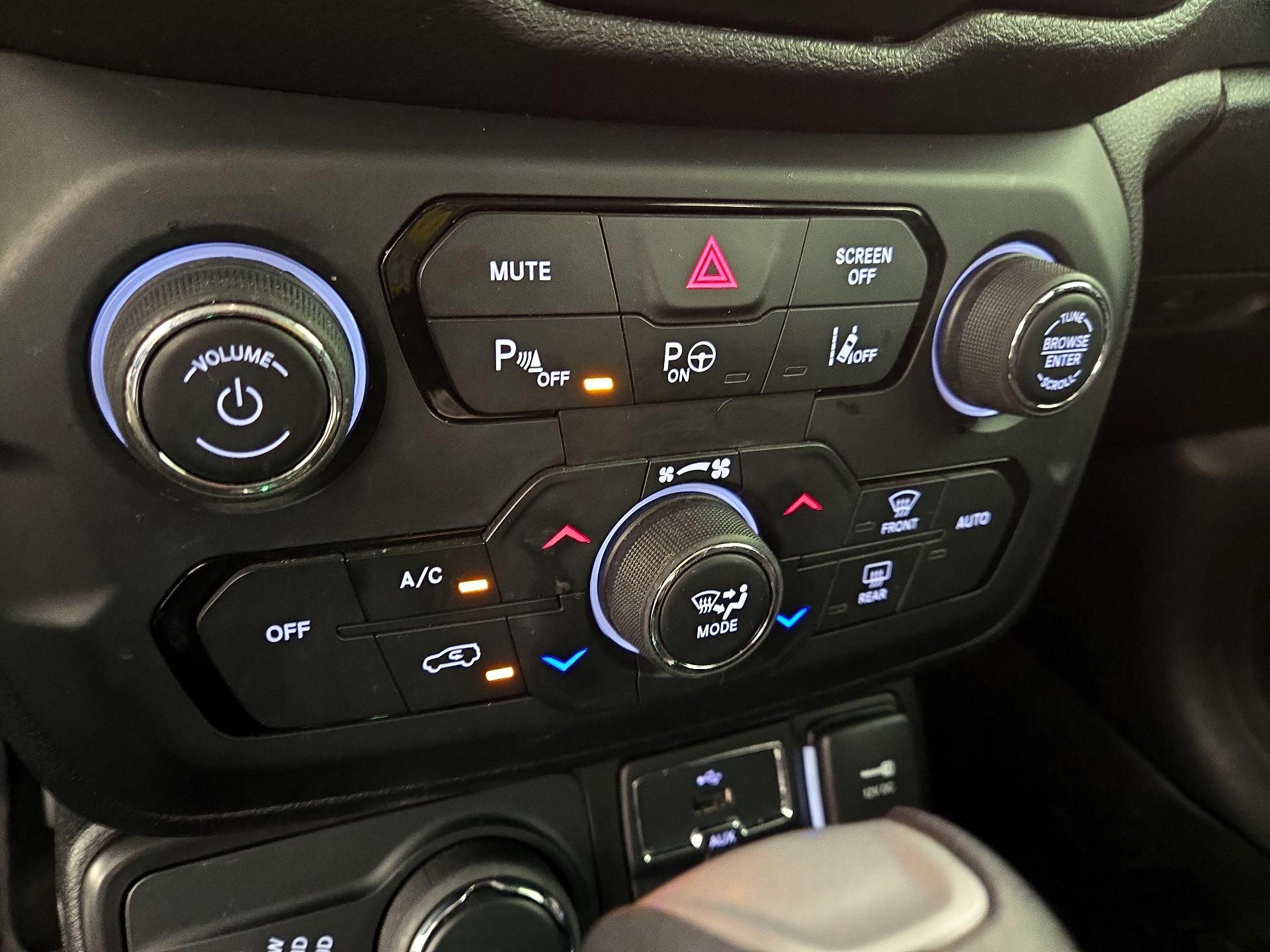 Thumbnail: 2021 Jeep Renegade - 17