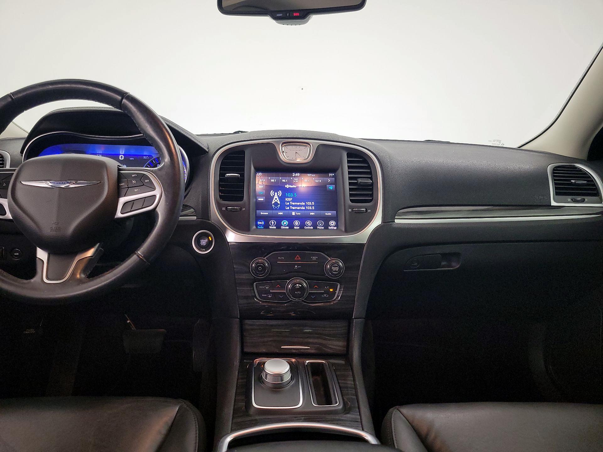 Thumbnail: 2018 Chrysler 300 - 9