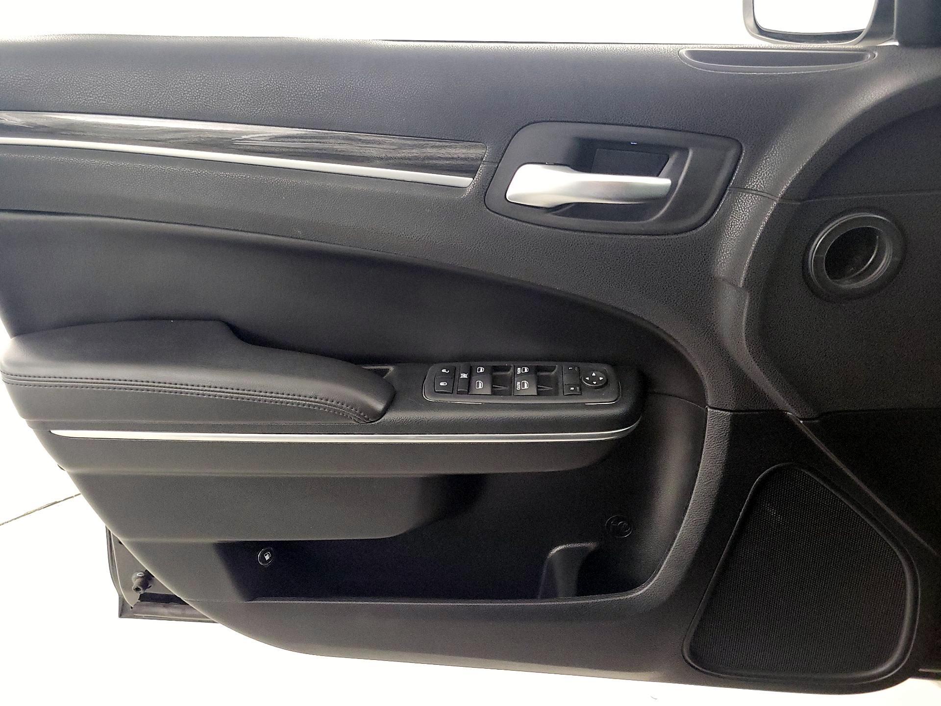 Thumbnail: 2018 Chrysler 300 - 12