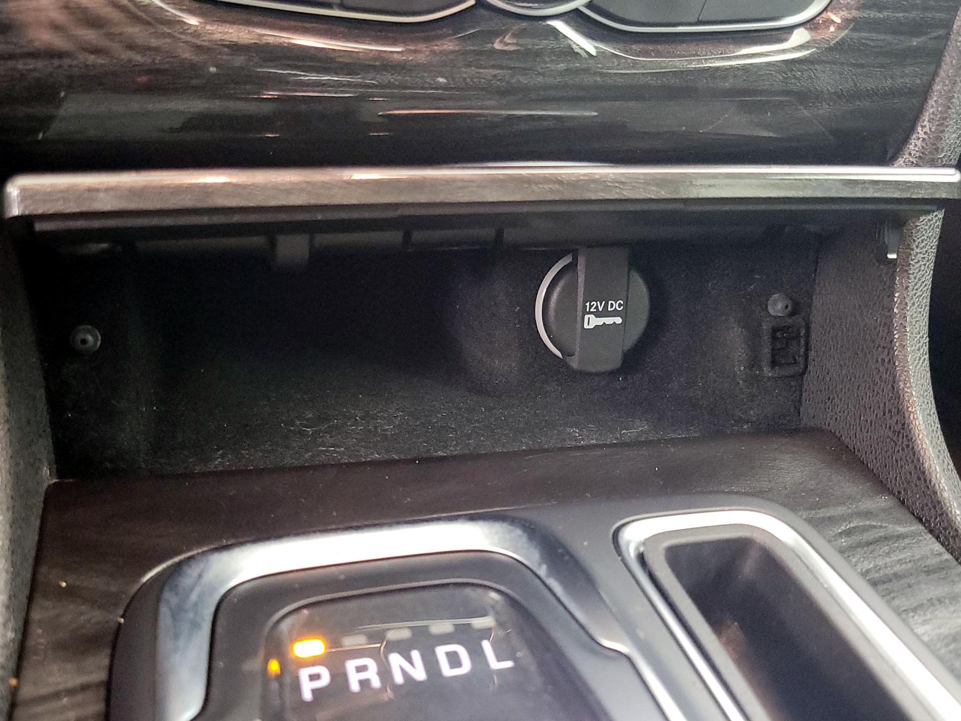 Thumbnail: 2018 Chrysler 300 - 18