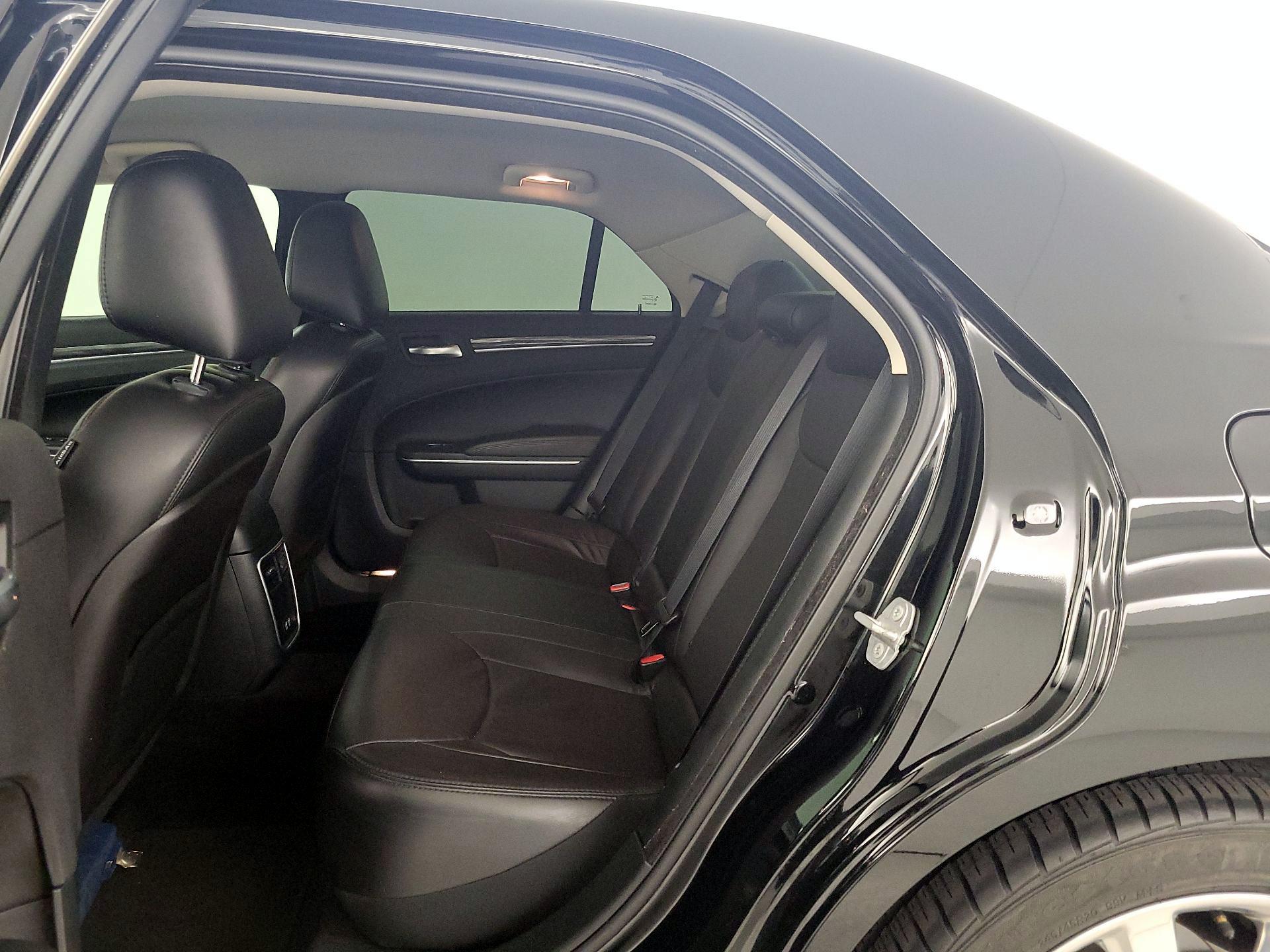 Thumbnail: 2018 Chrysler 300 - 19