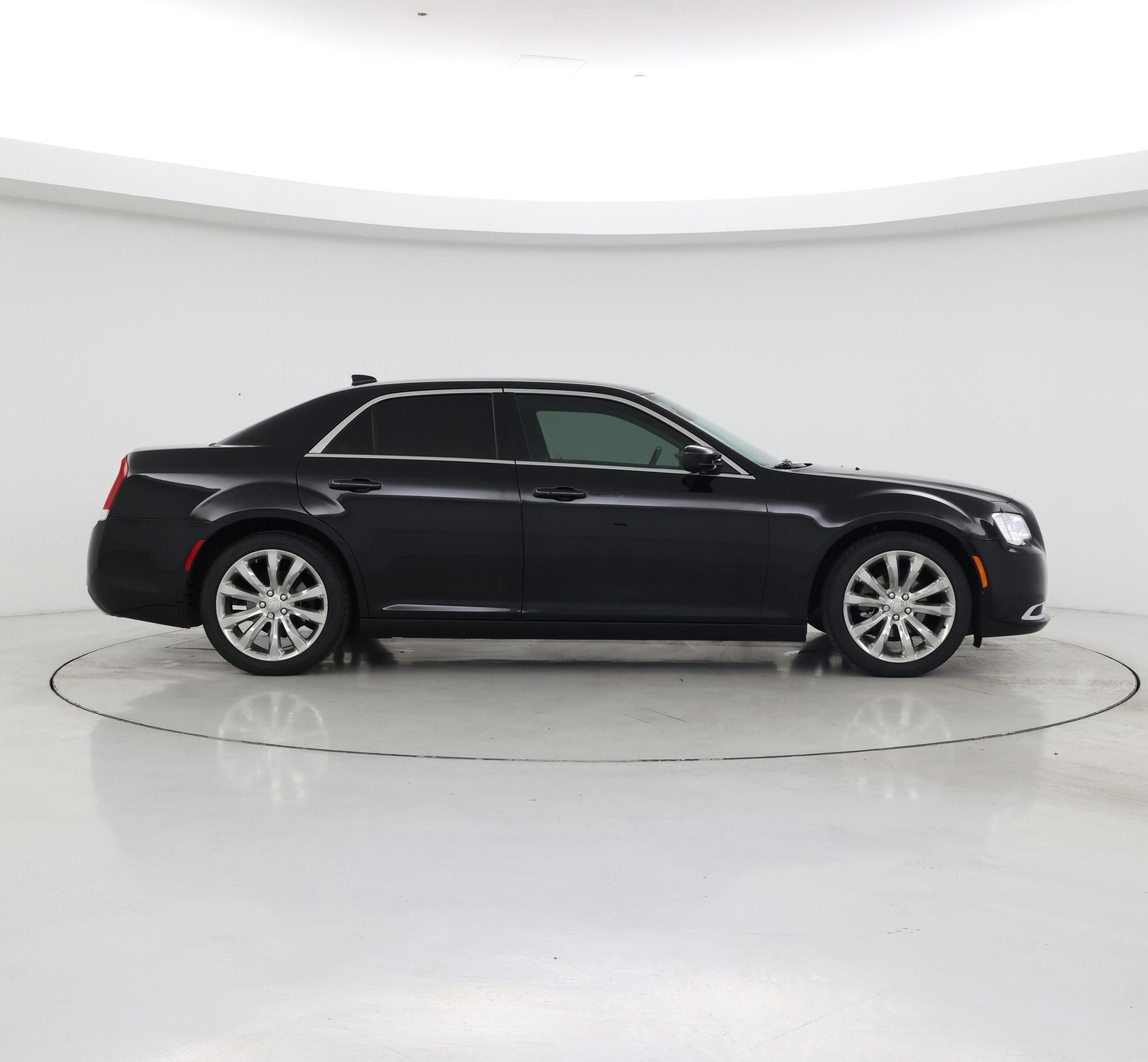 Thumbnail: 2018 Chrysler 300 - 7