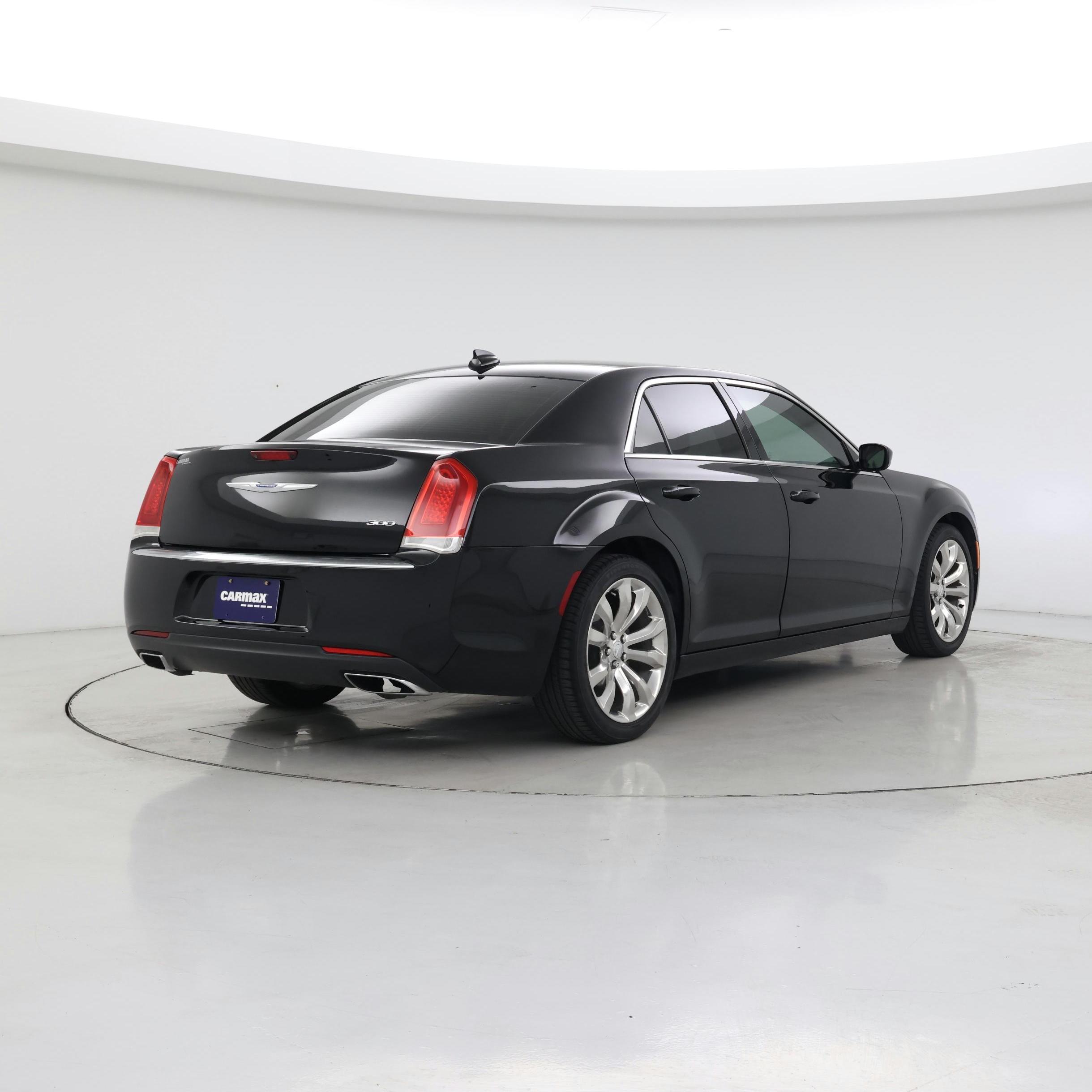 Thumbnail: 2018 Chrysler 300 - 8