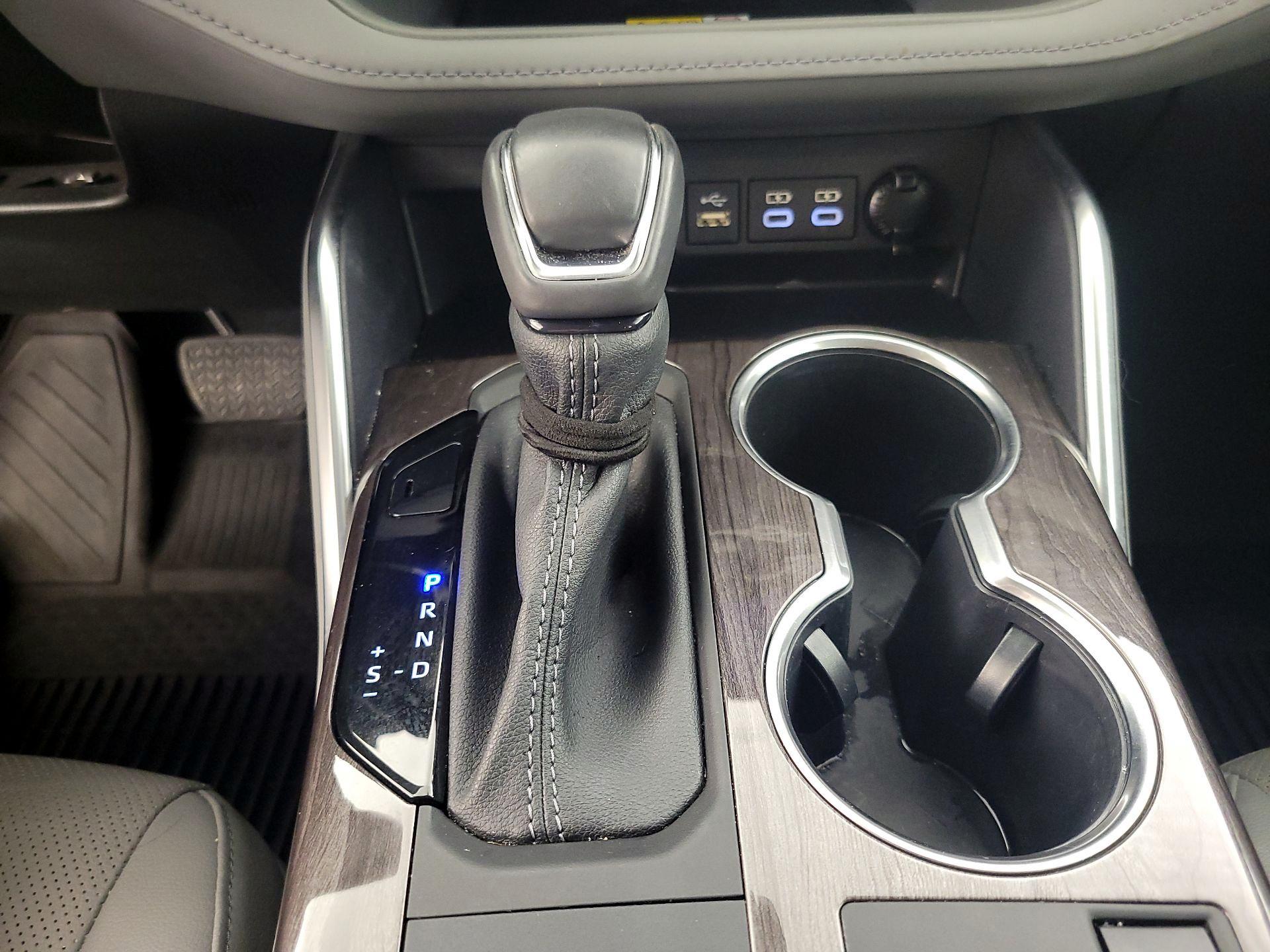 Thumbnail: 2023 Toyota Highlander - 17