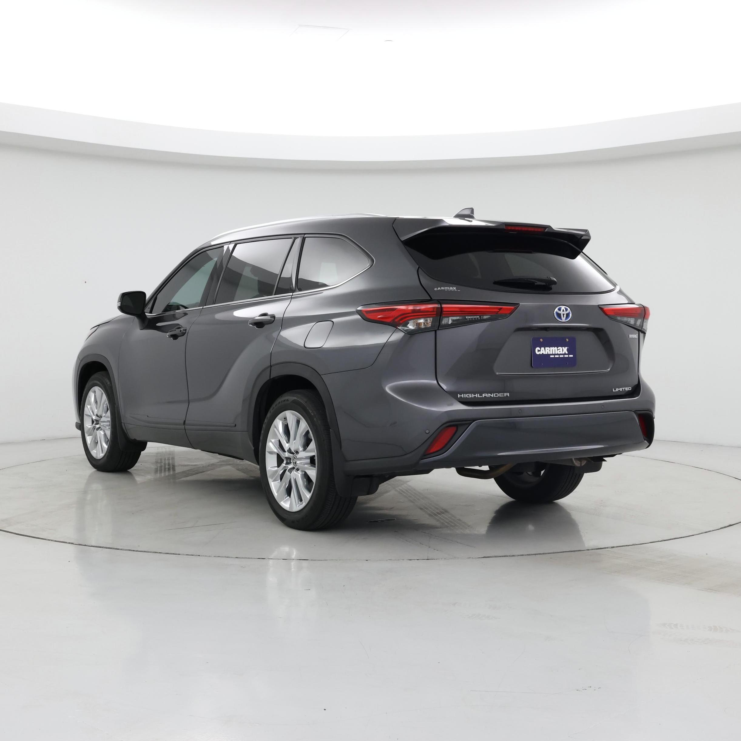 Thumbnail: 2023 Toyota Highlander - 2