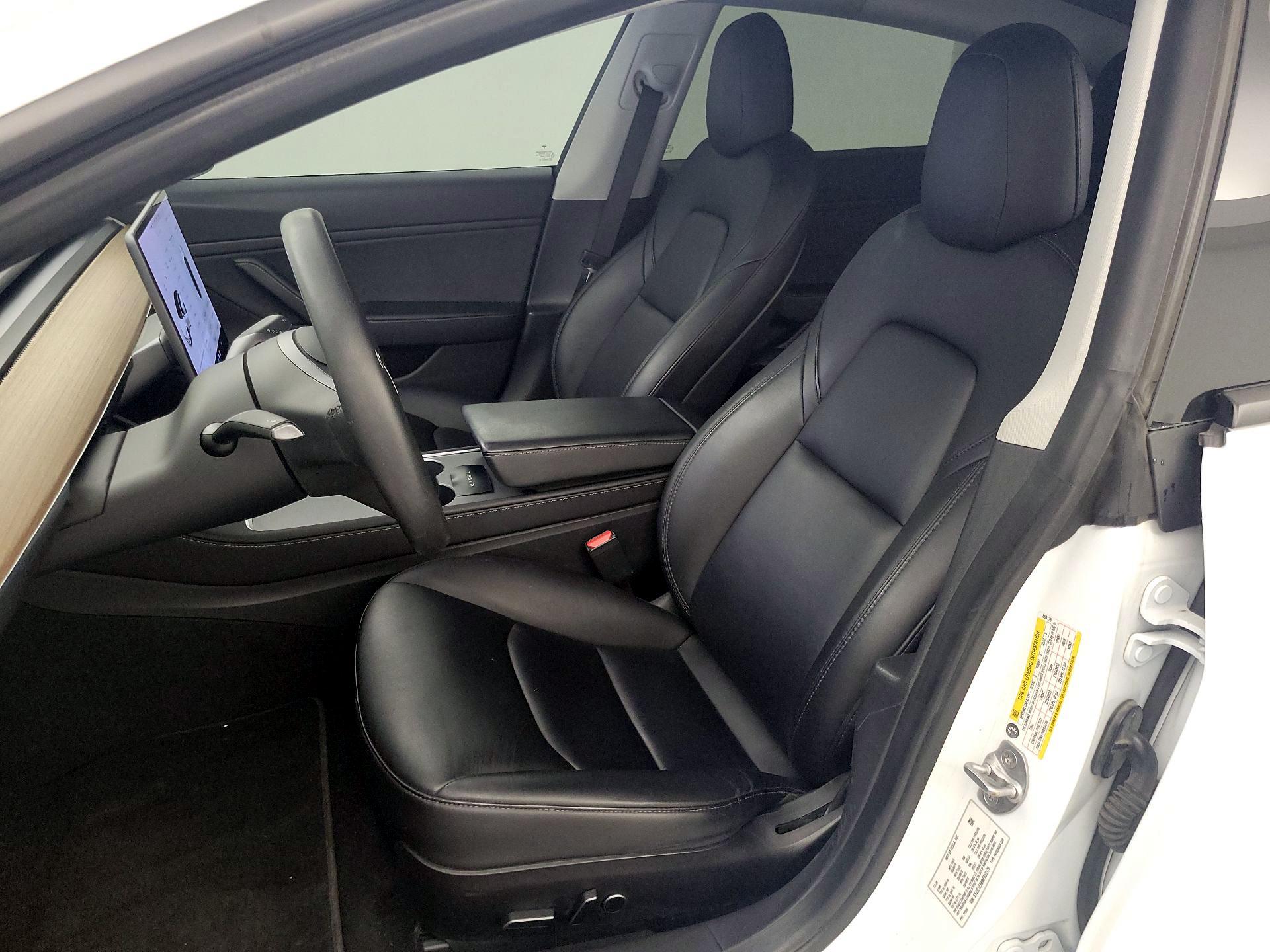 Thumbnail: 2021 Tesla Model 3 - 11