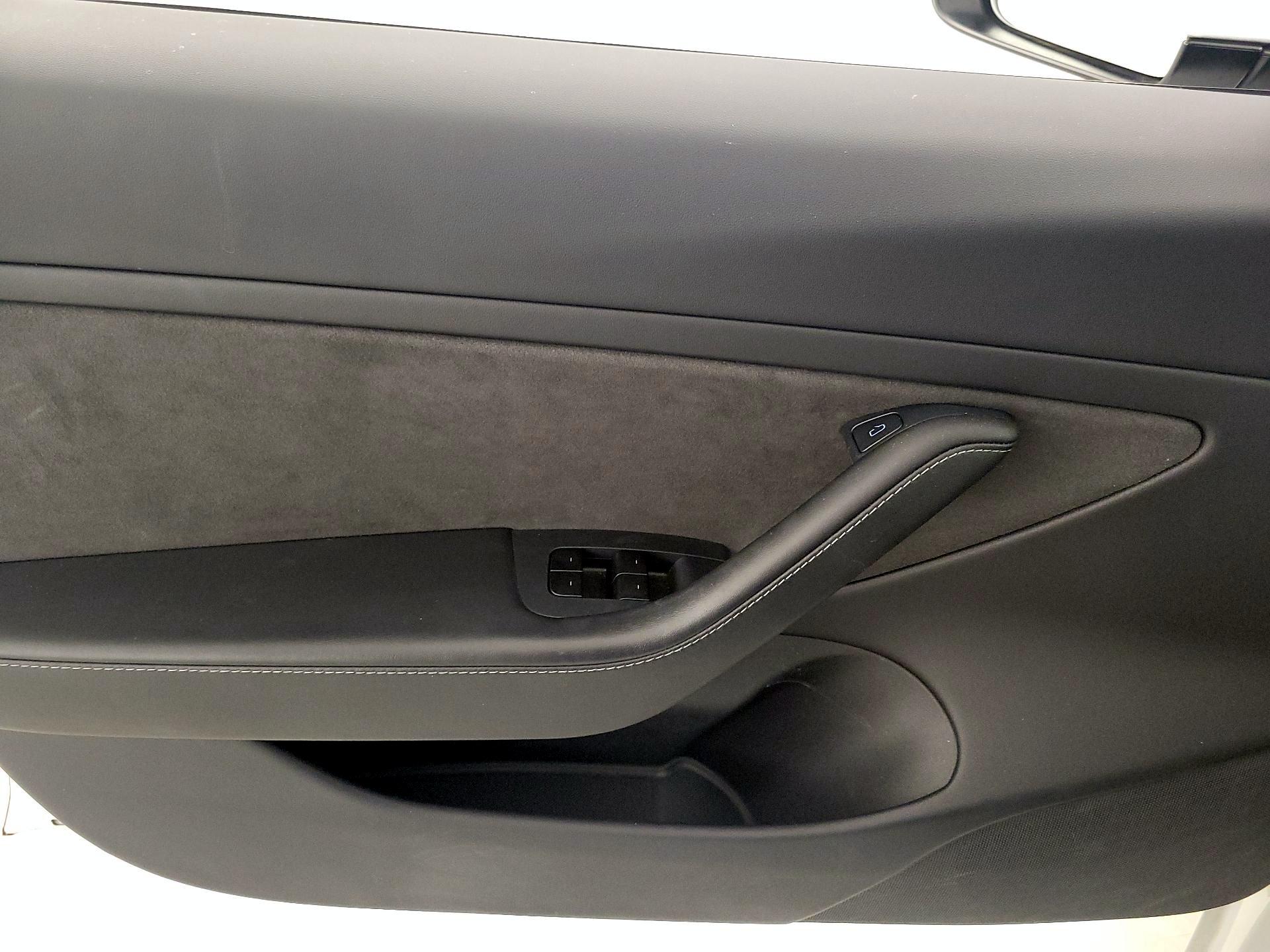 Thumbnail: 2021 Tesla Model 3 - 12