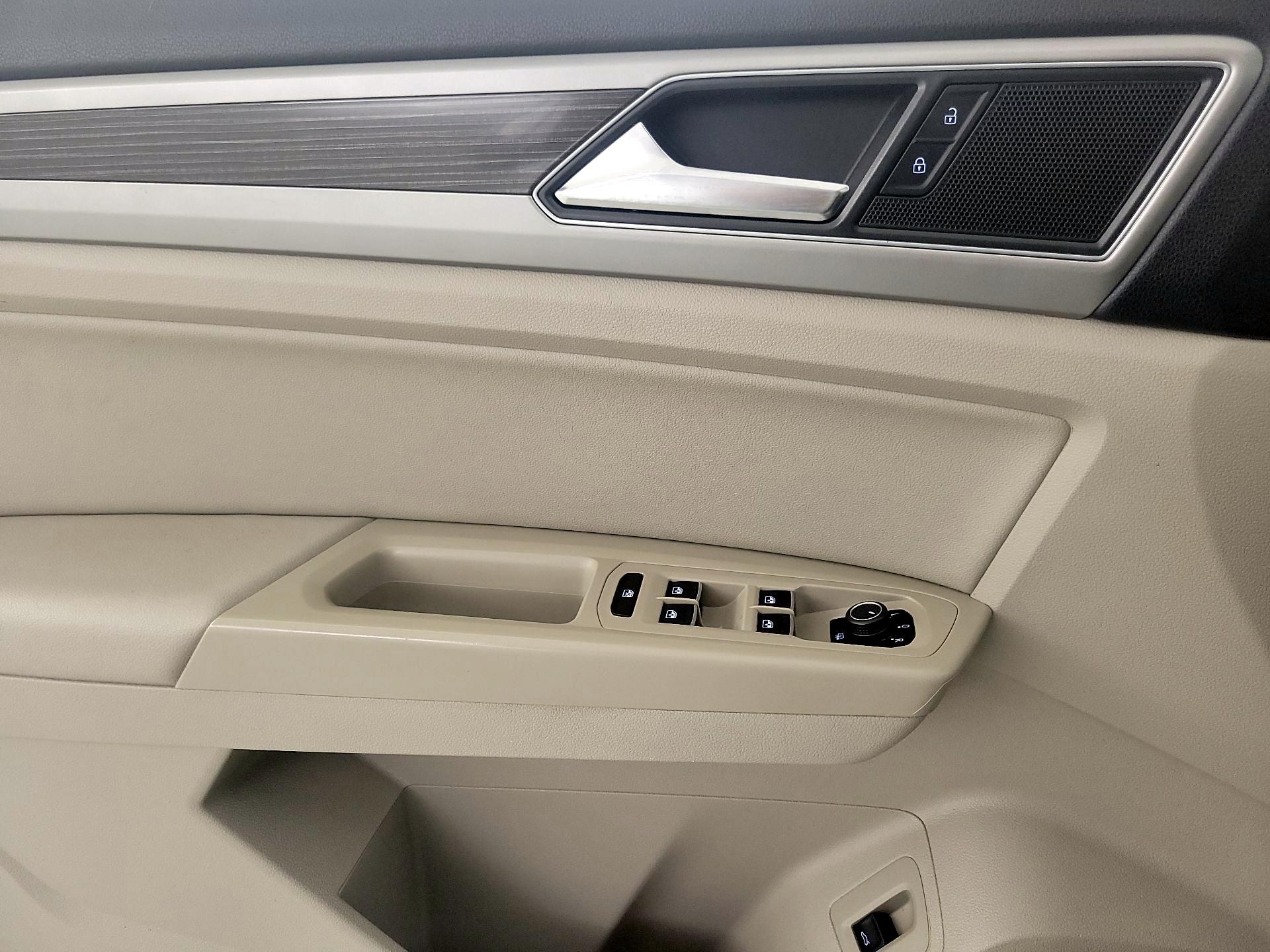 Thumbnail: 2019 Volkswagen Atlas - 12