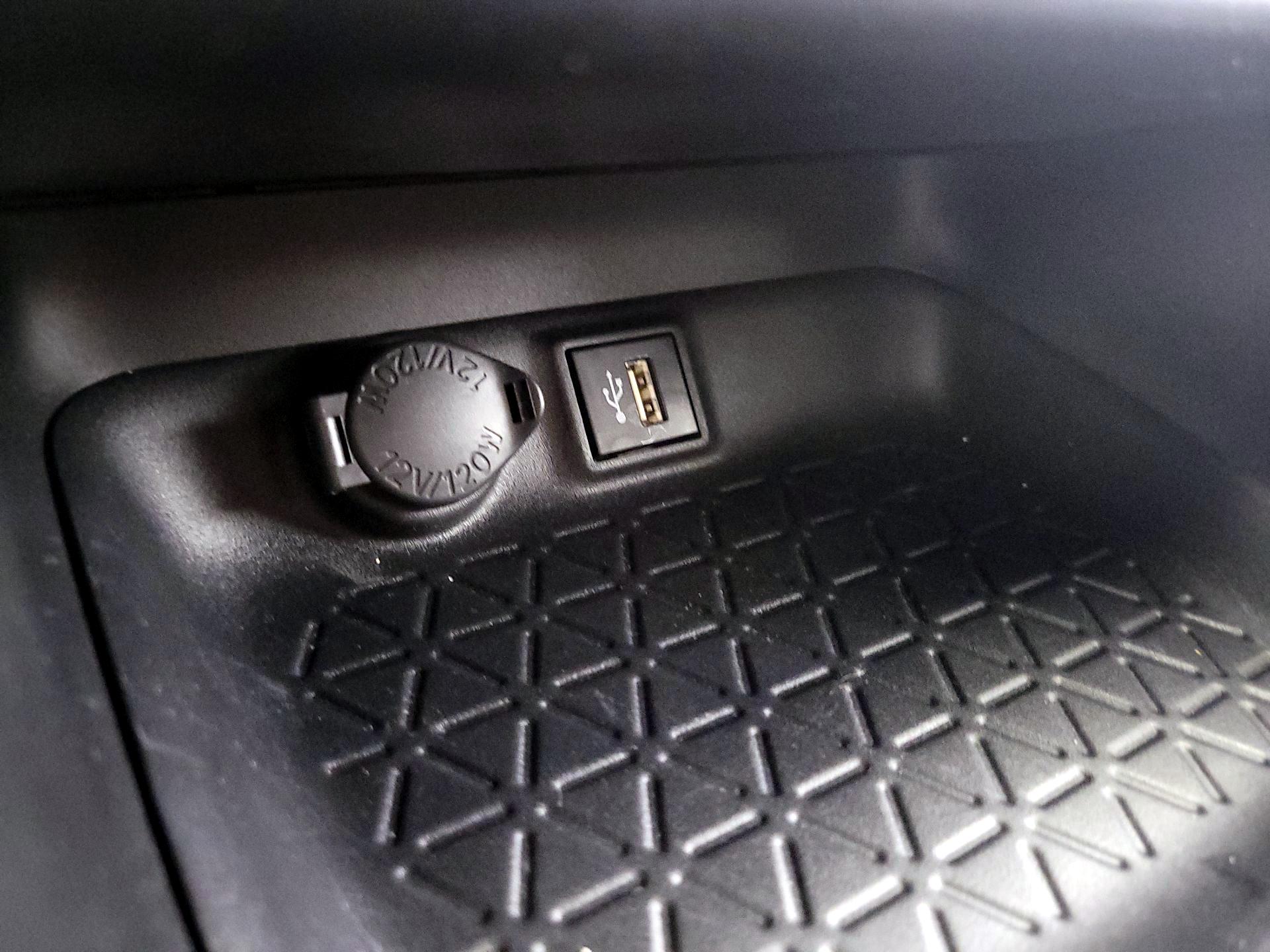 Thumbnail: 2024 Toyota RAV4 - 18