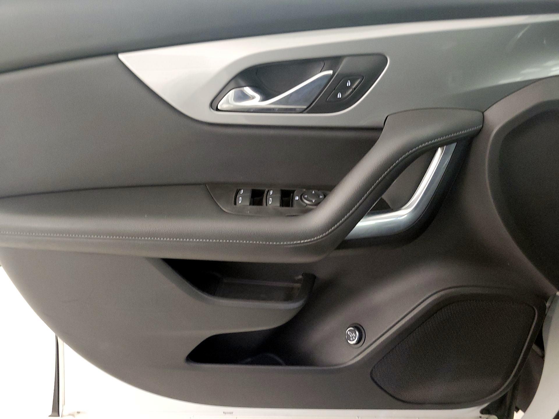 Thumbnail: 2019 Chevrolet Blazer - 12