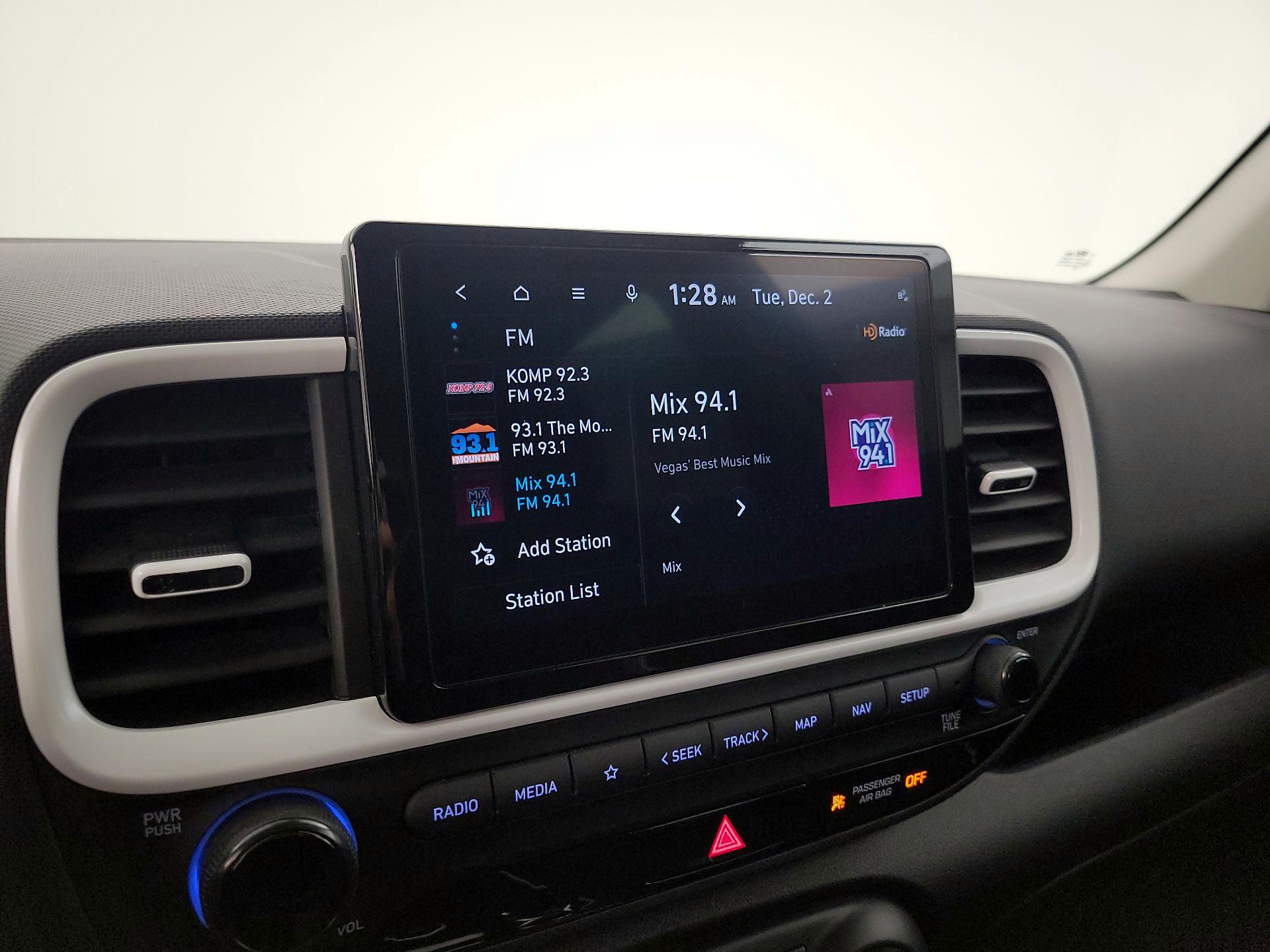 Thumbnail: 2023 Hyundai Venue - 16