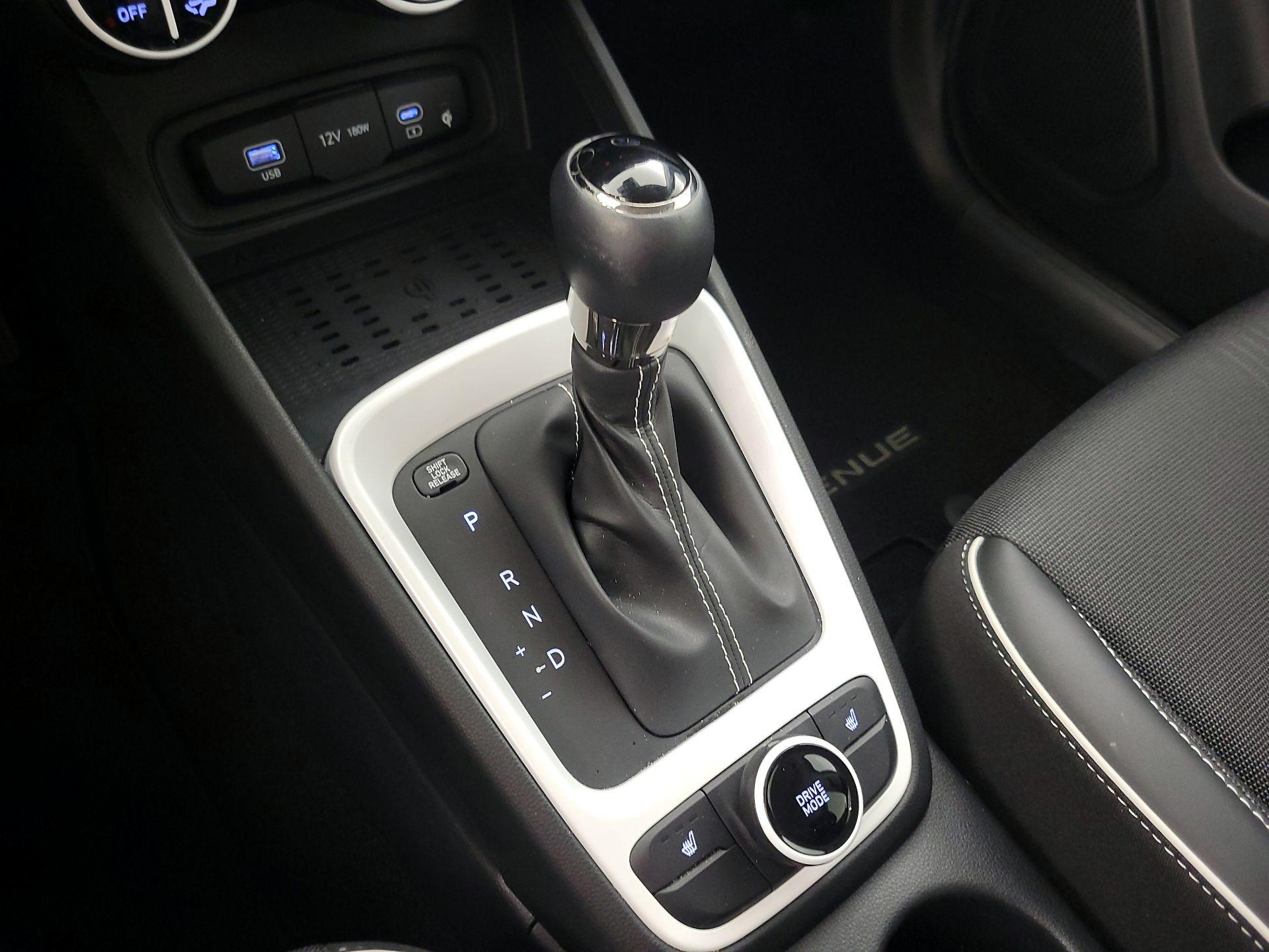 Thumbnail: 2023 Hyundai Venue - 18