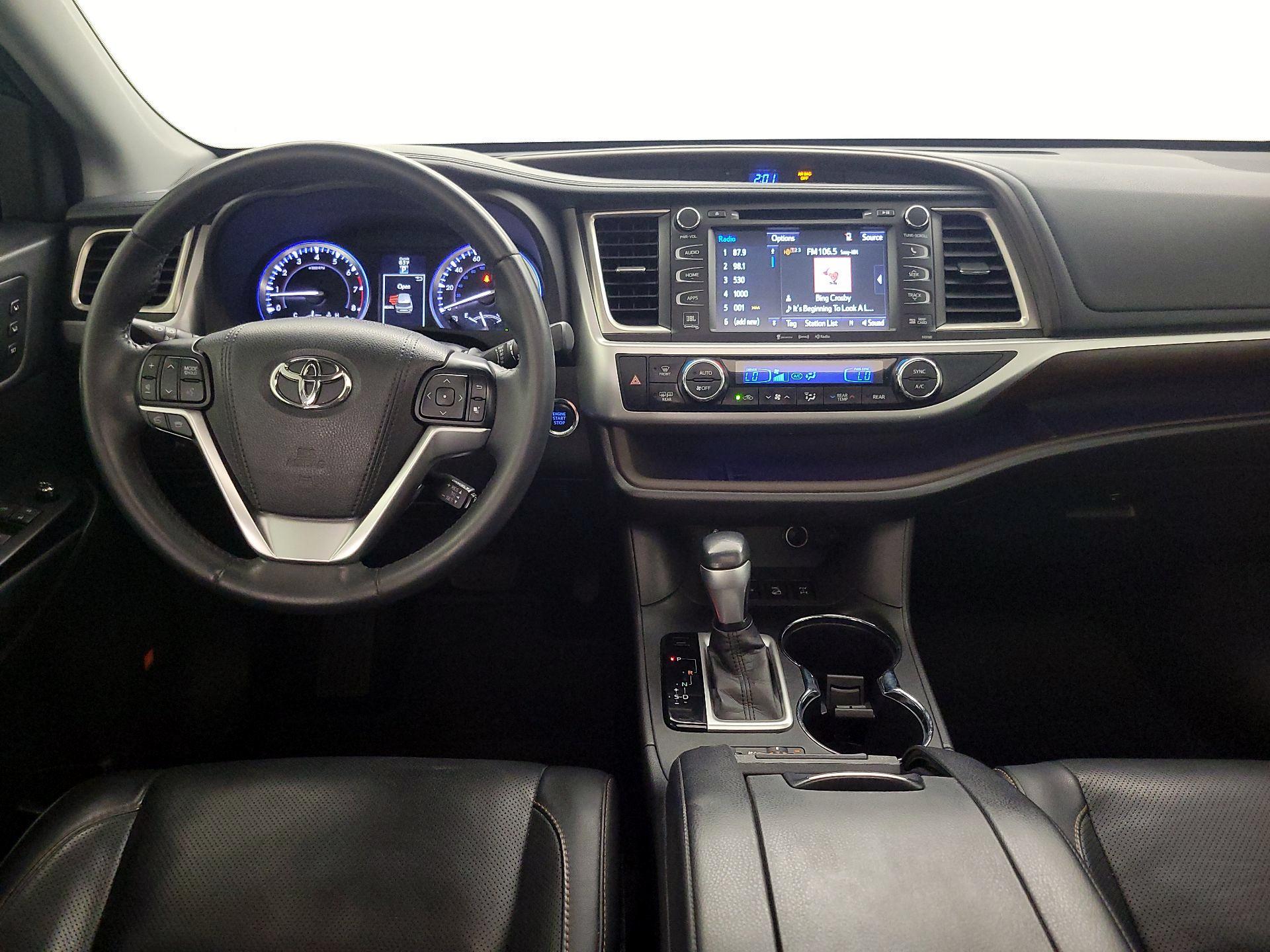 Thumbnail: 2016 Toyota Highlander - 9