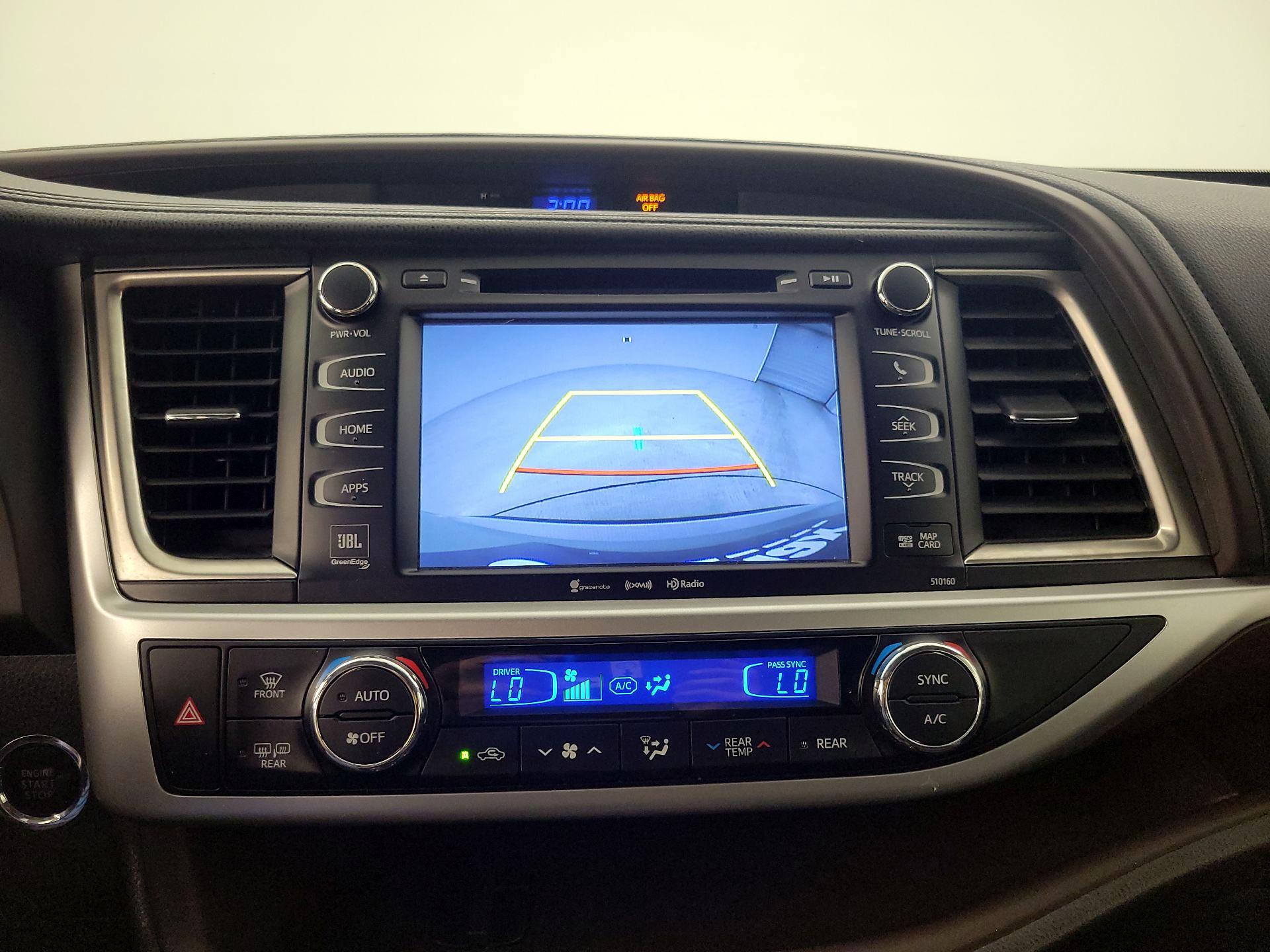 Thumbnail: 2016 Toyota Highlander - 14