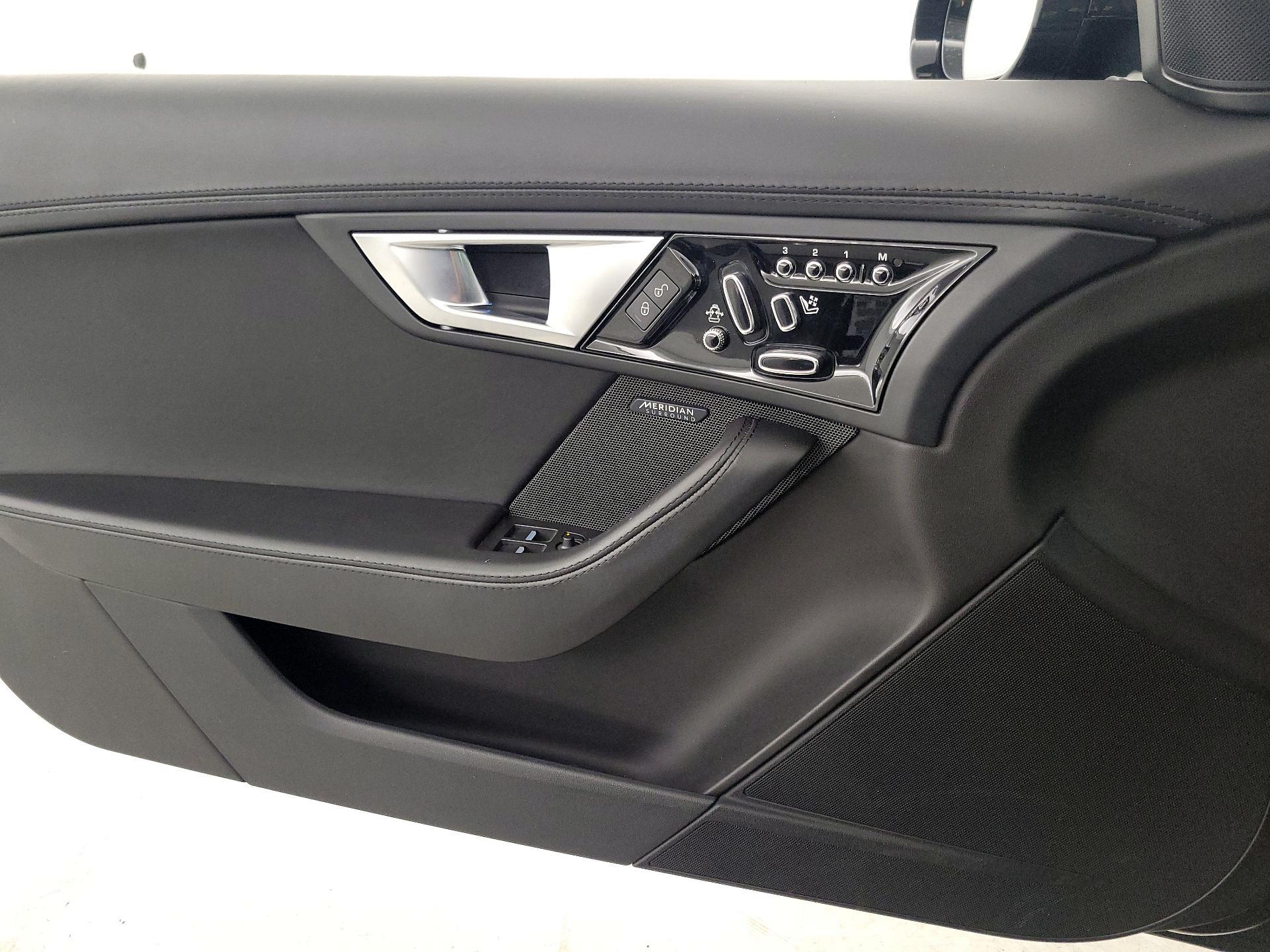 Thumbnail: 2016 Jaguar F-Type - 12