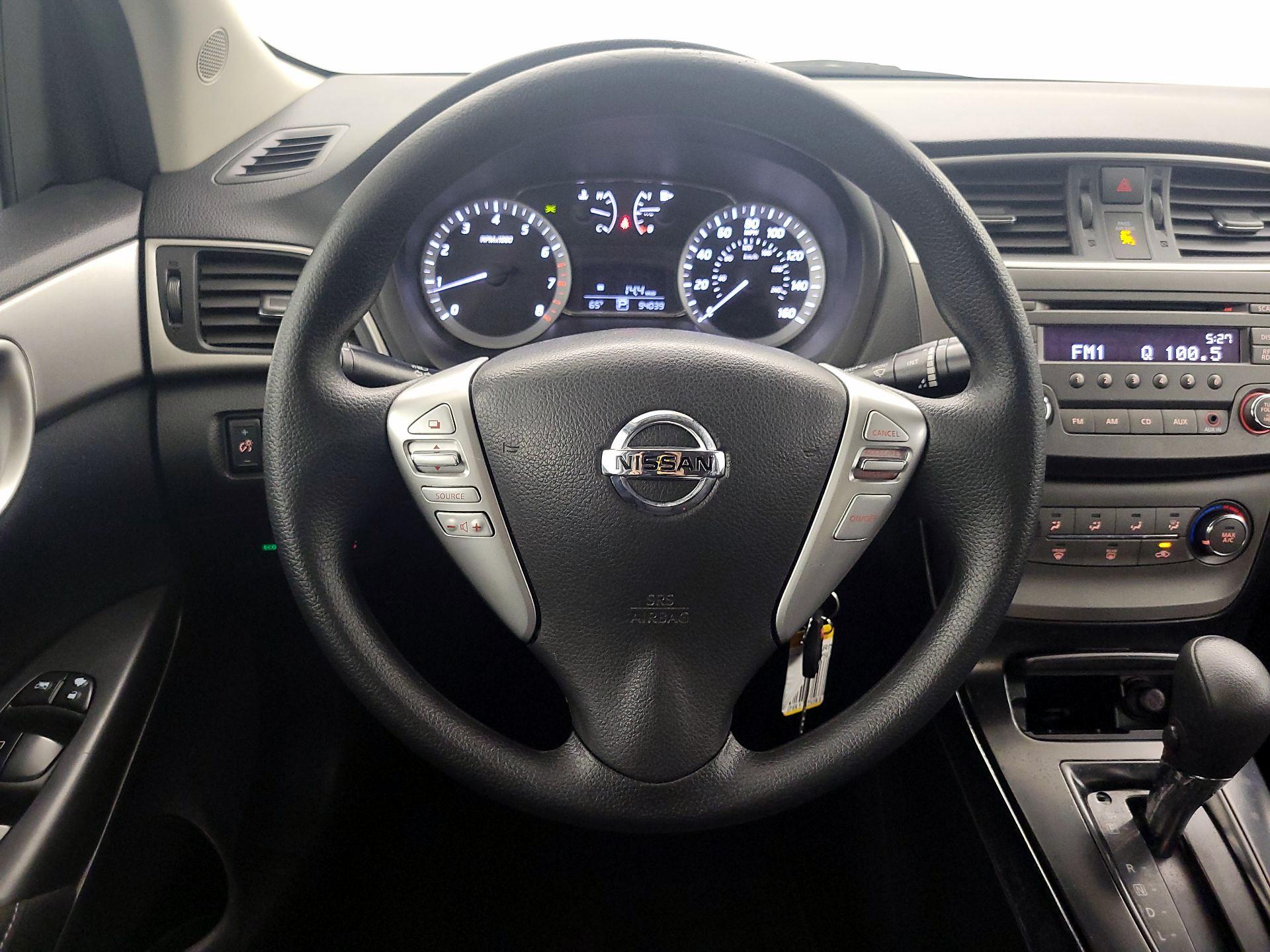 Thumbnail: 2014 Nissan Sentra - 10