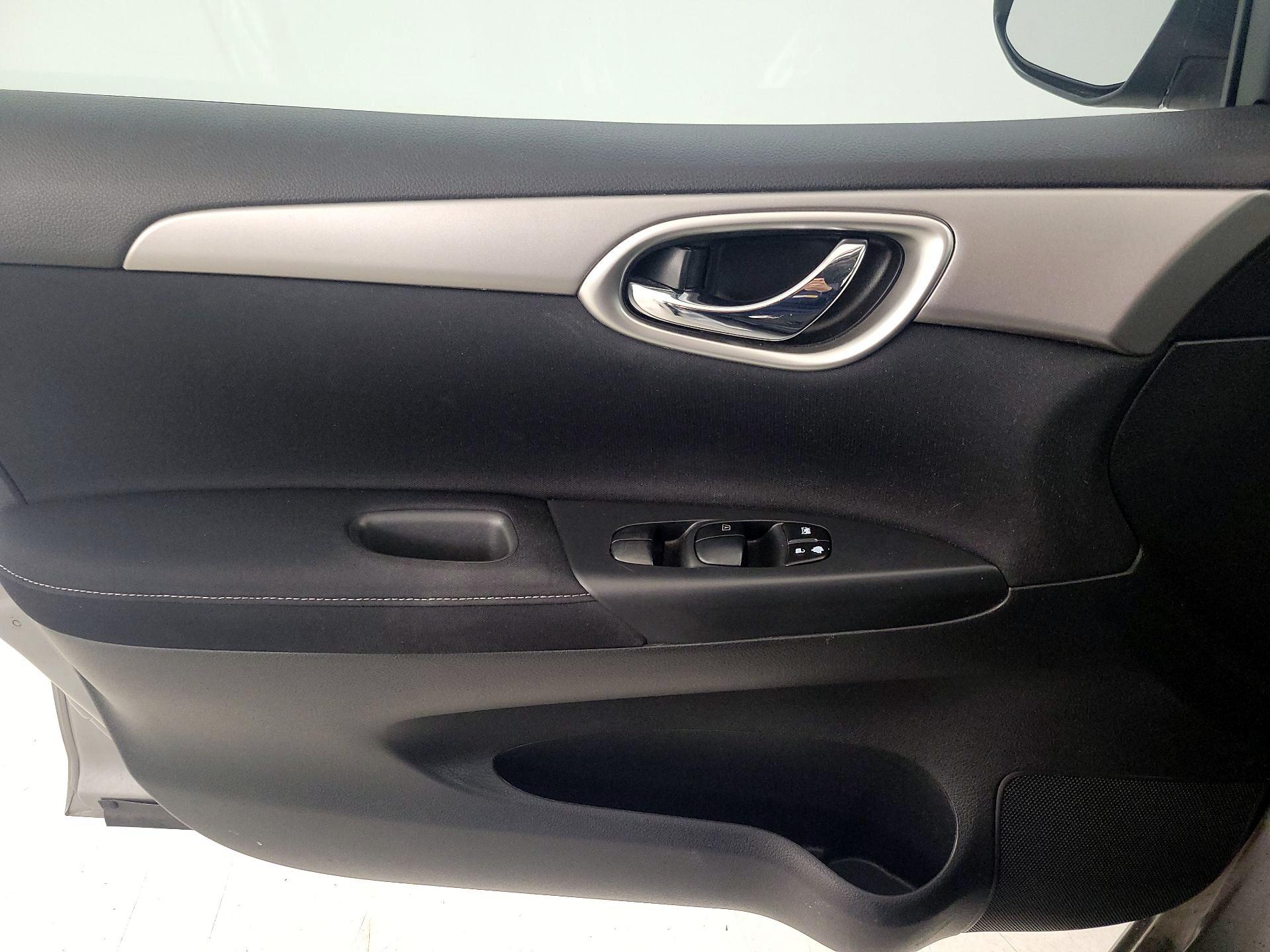 Thumbnail: 2014 Nissan Sentra - 12