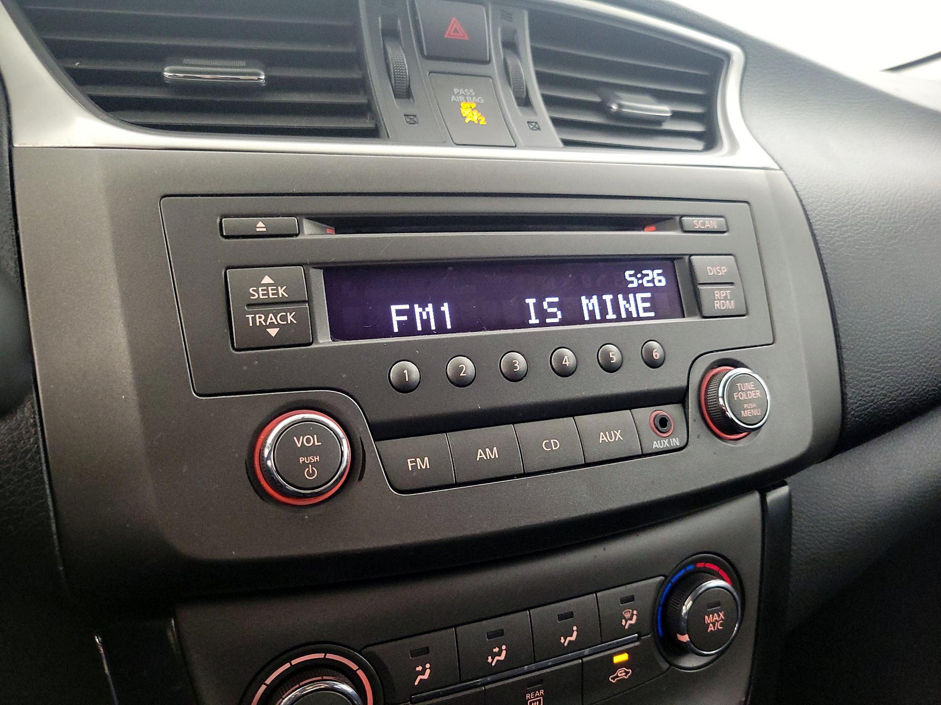 Thumbnail: 2014 Nissan Sentra - 14