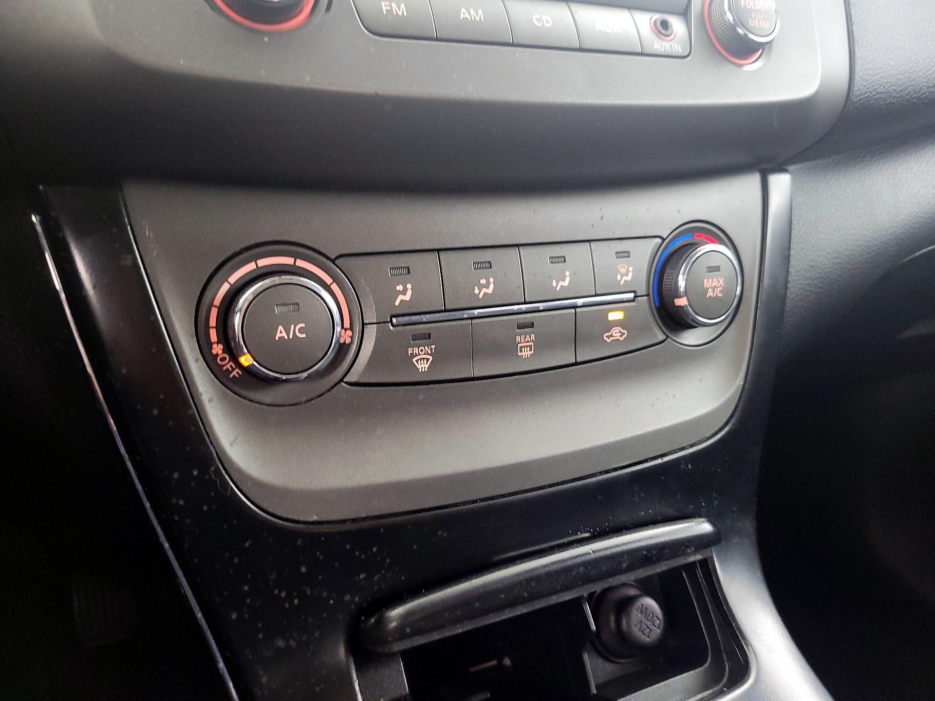 Thumbnail: 2014 Nissan Sentra - 15