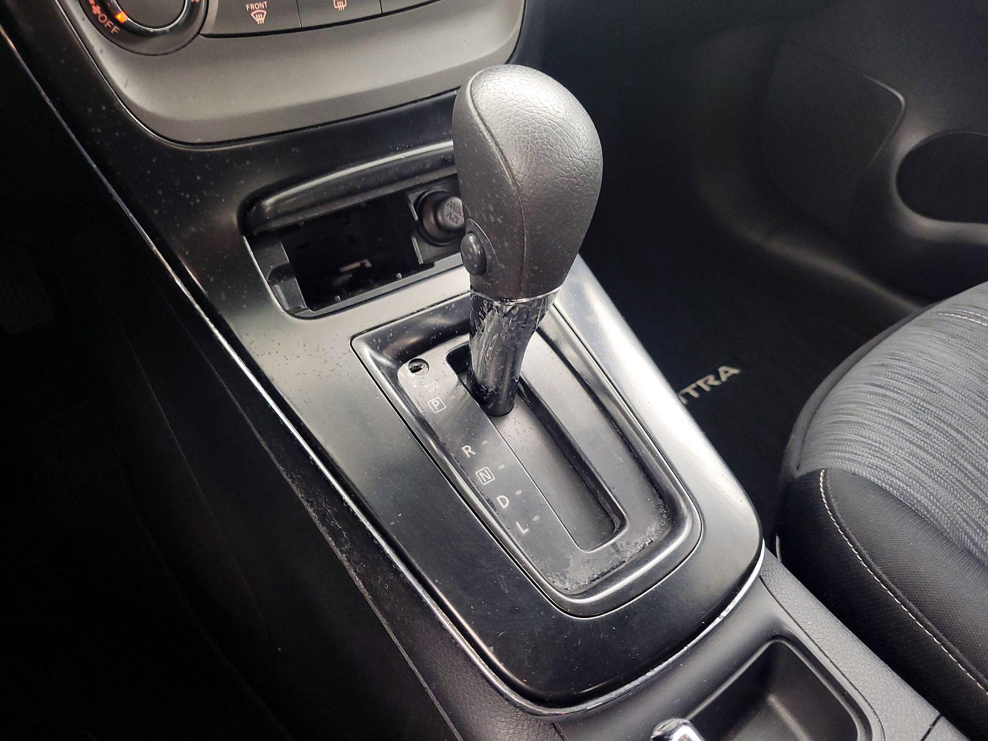 Thumbnail: 2014 Nissan Sentra - 16