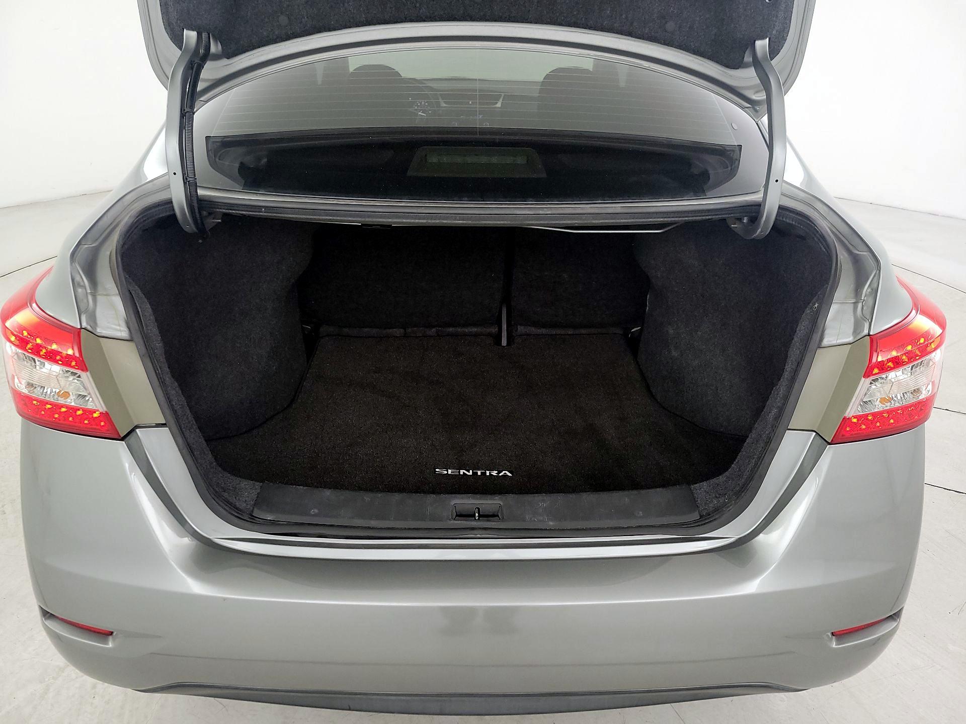 Thumbnail: 2014 Nissan Sentra - 18