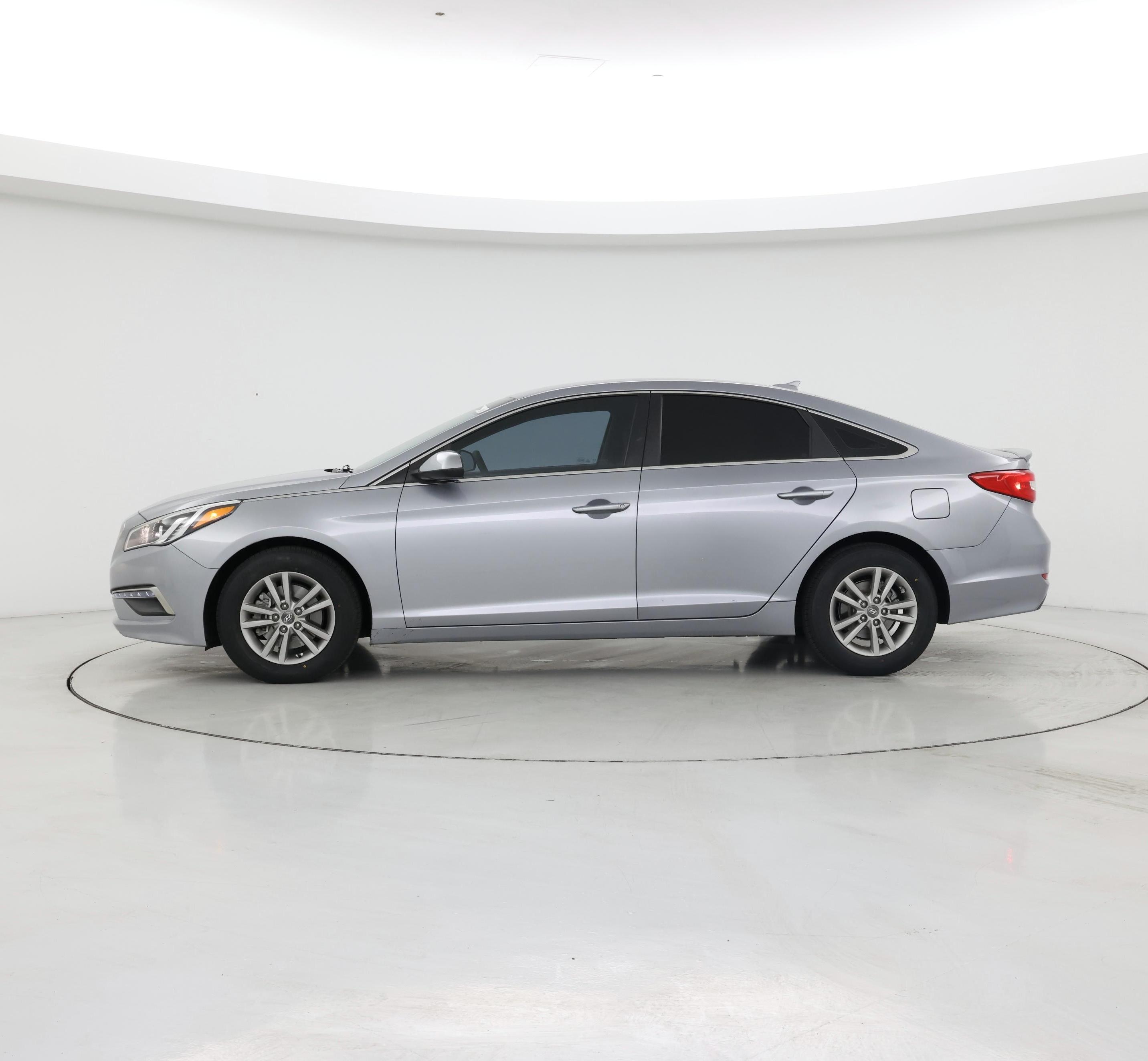 Thumbnail: 2015 Hyundai Sonata - 3