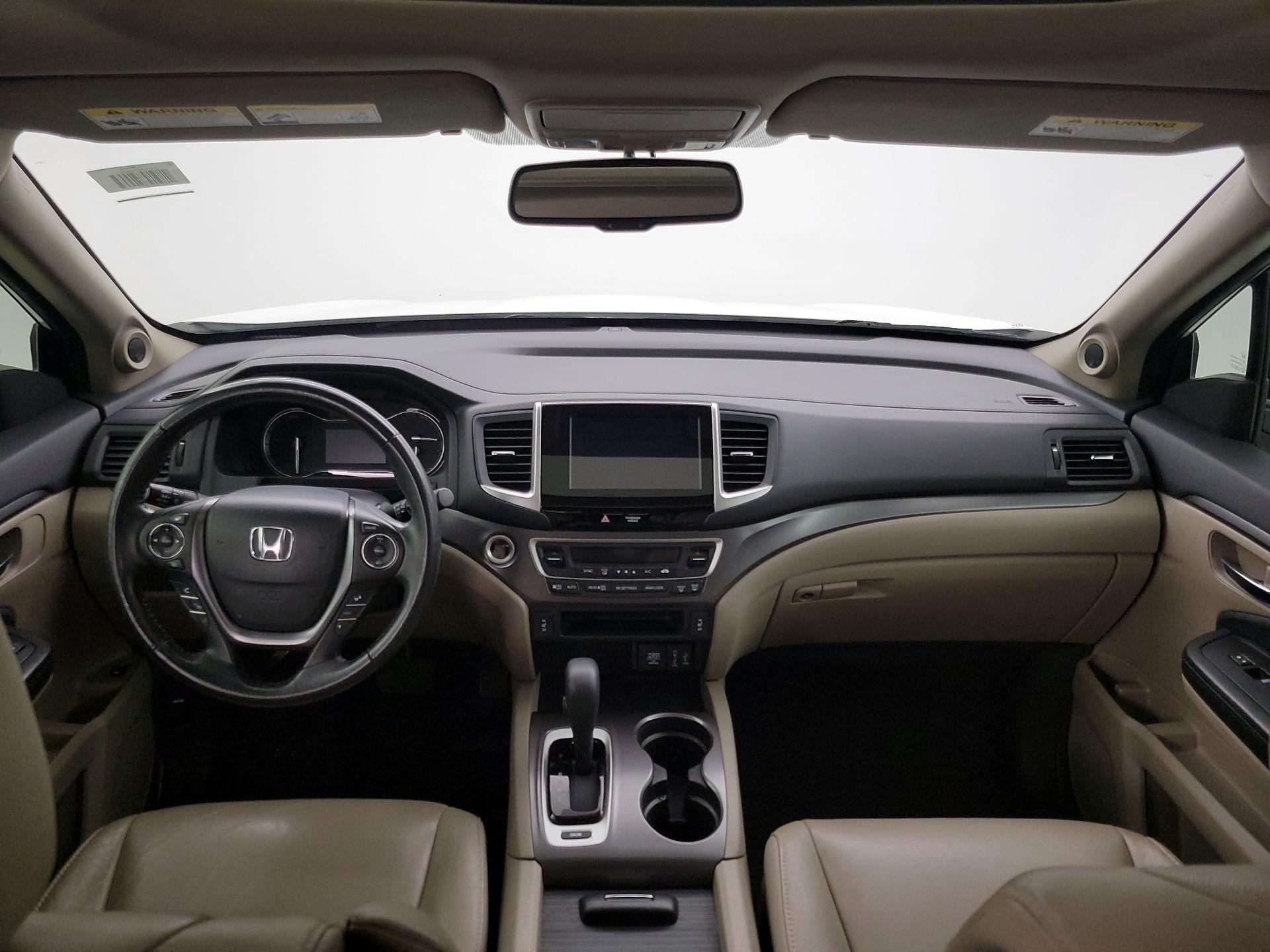 Thumbnail: 2017 Honda Pilot - 9