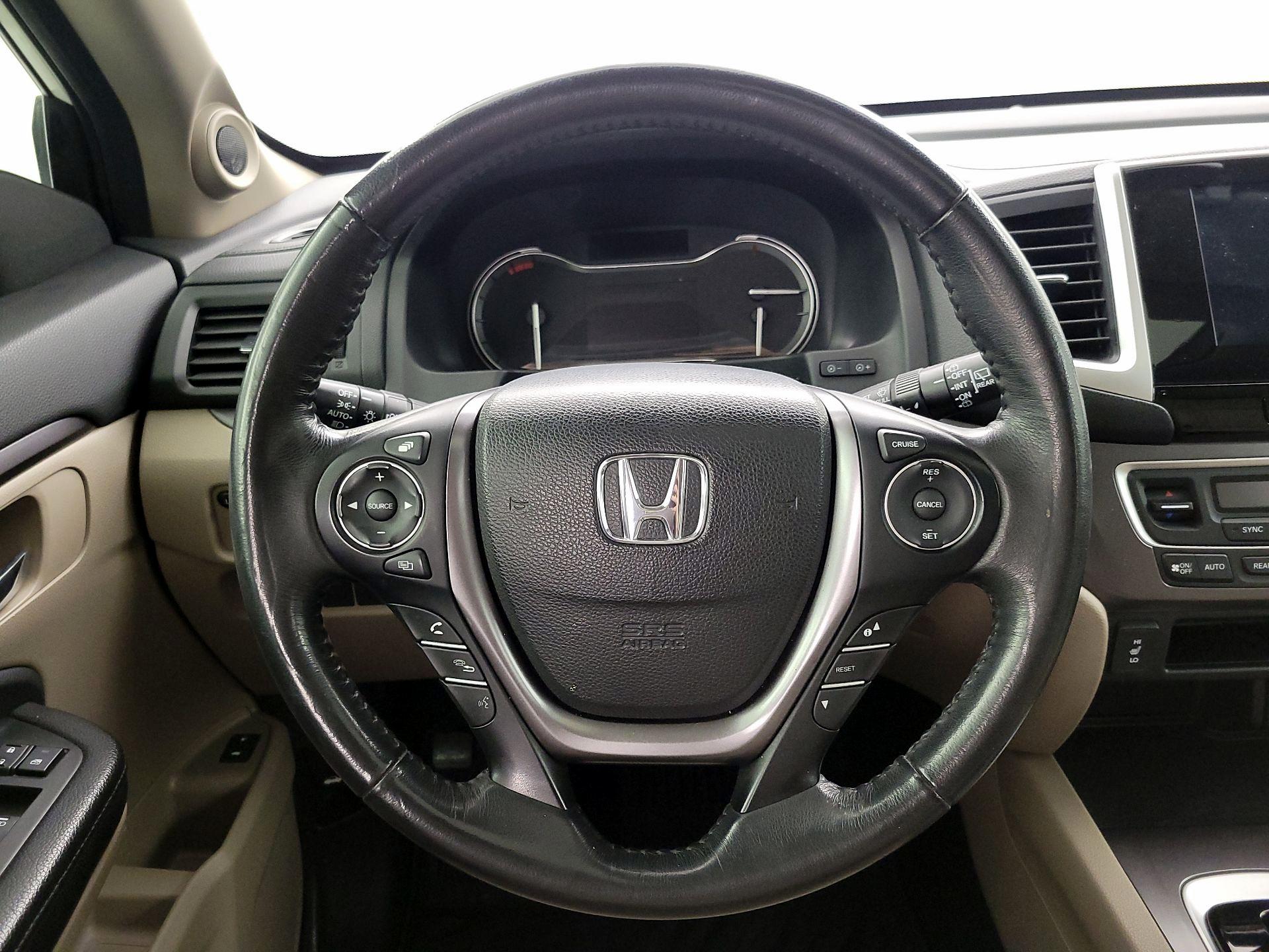 Thumbnail: 2017 Honda Pilot - 10