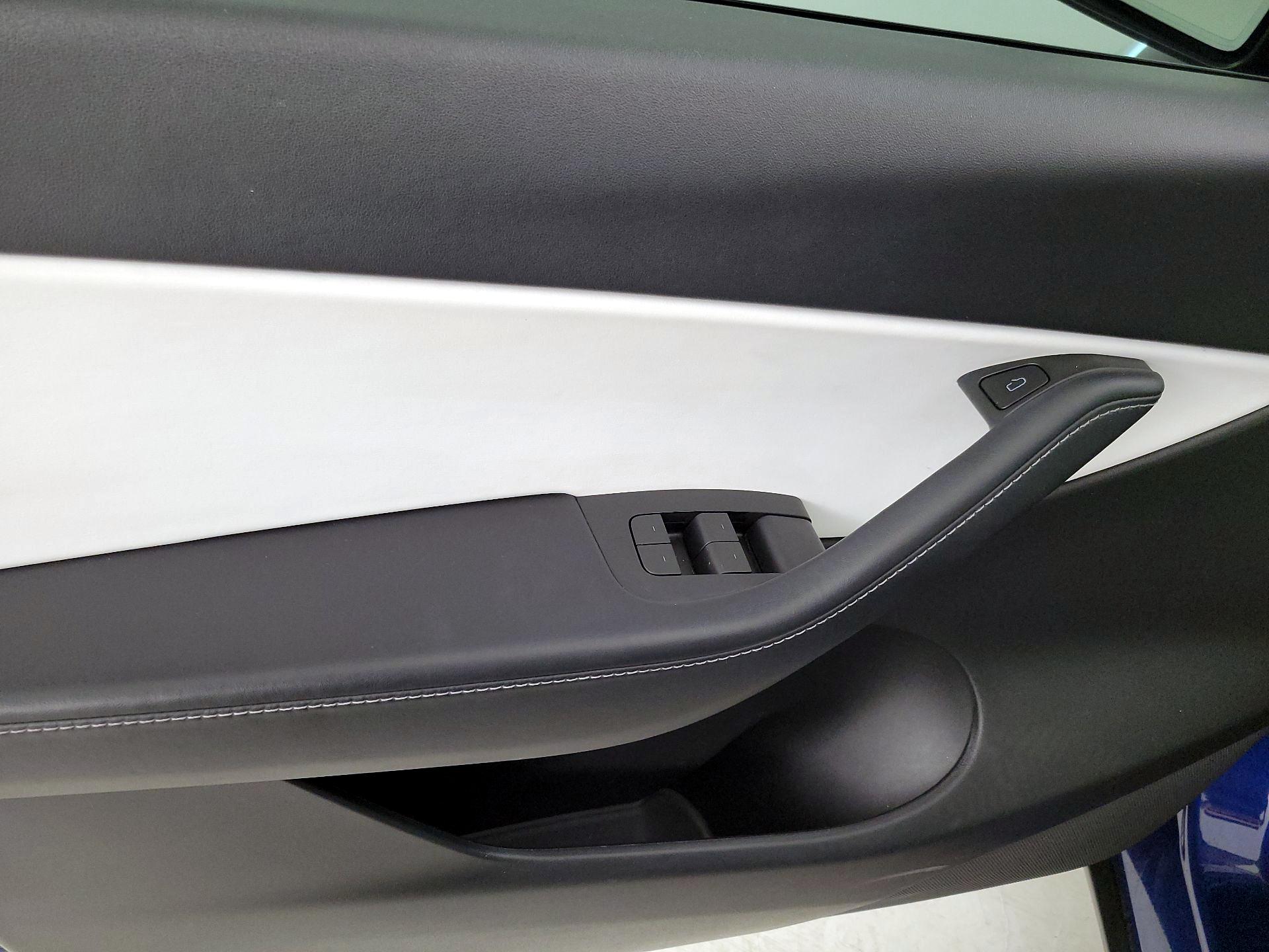 Thumbnail: 2022 Tesla Model Y - 12