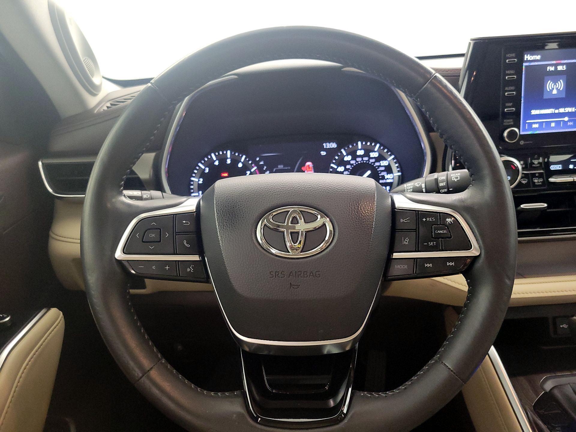 Thumbnail: 2021 Toyota Highlander - 10