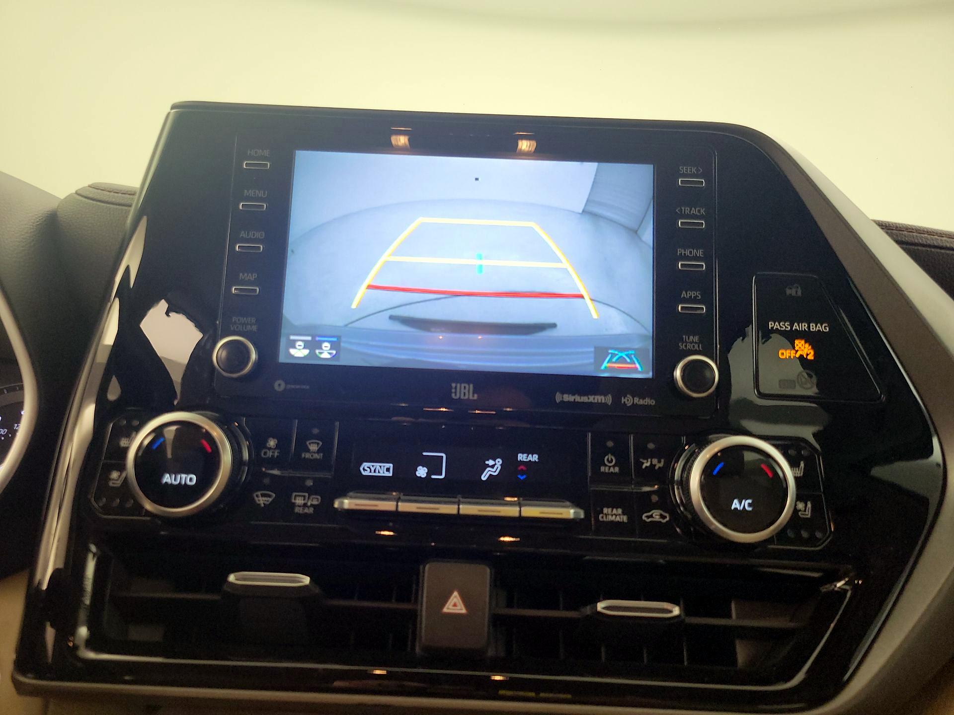 Thumbnail: 2021 Toyota Highlander - 15