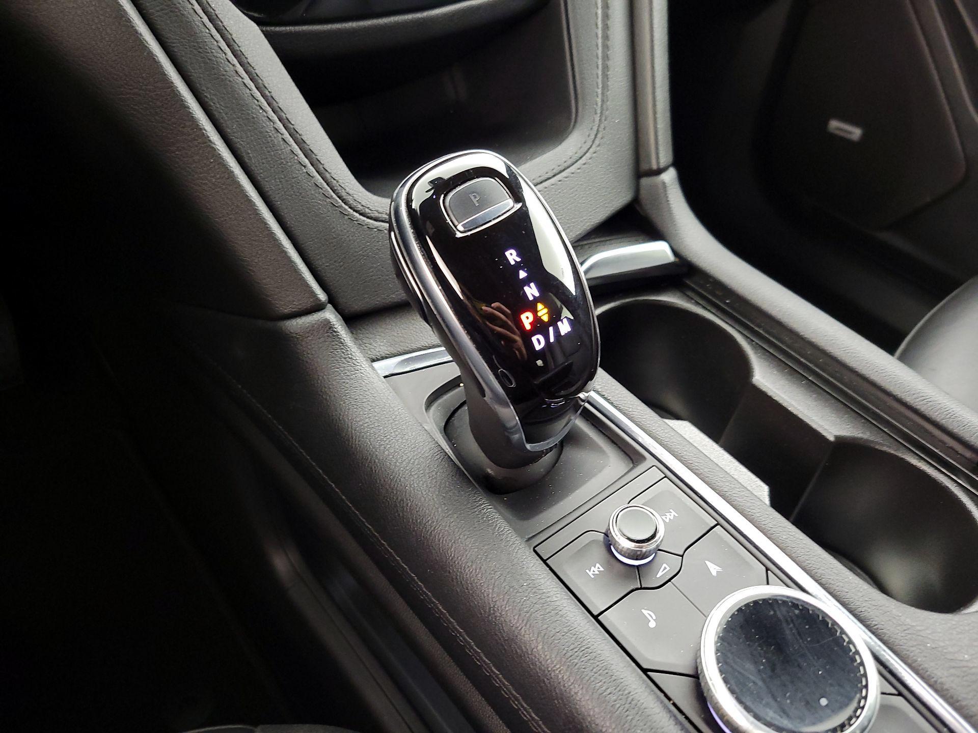 Thumbnail: 2021 Cadillac XT6 - 18