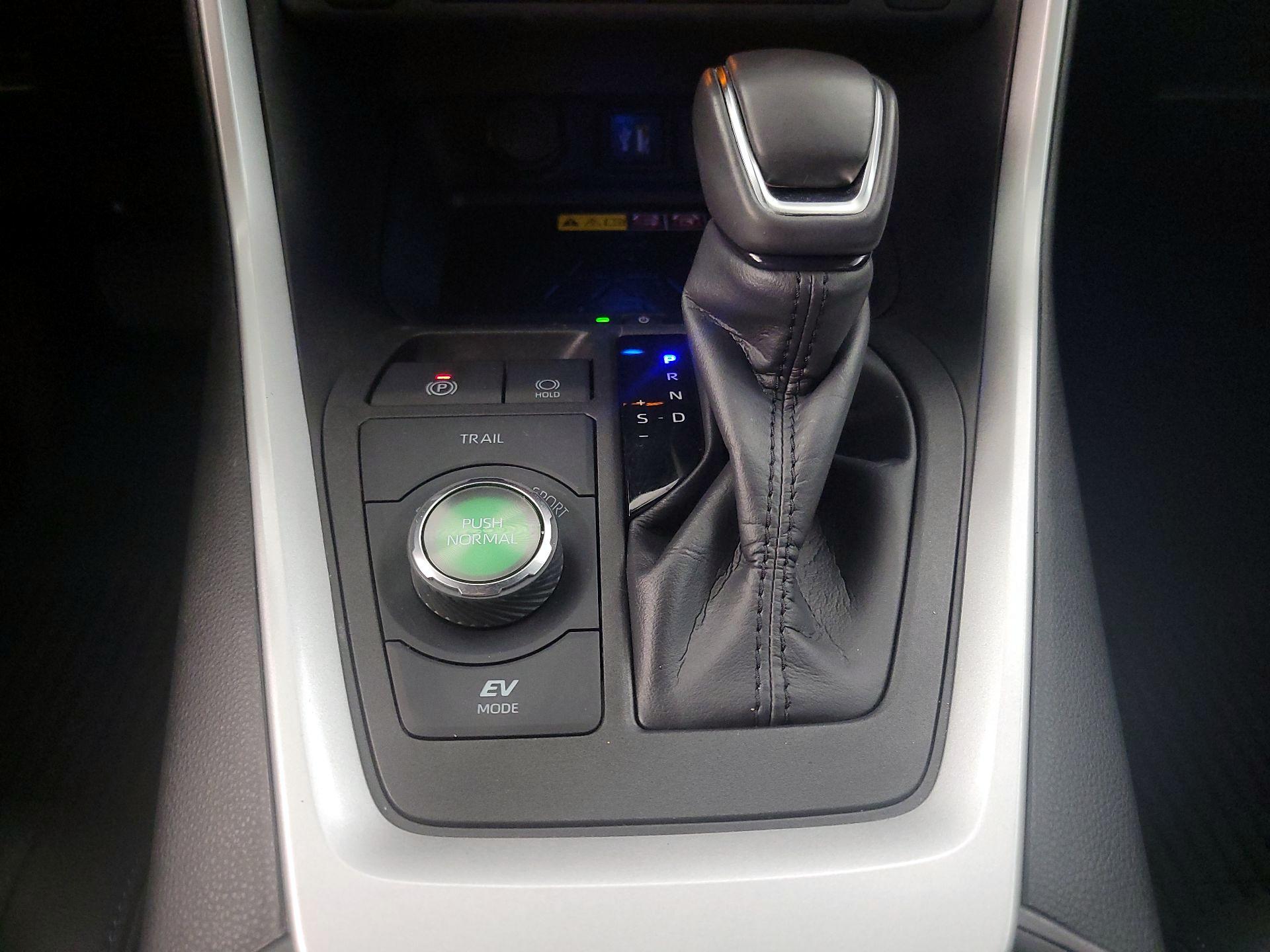 Thumbnail: 2024 Toyota RAV4 - 17