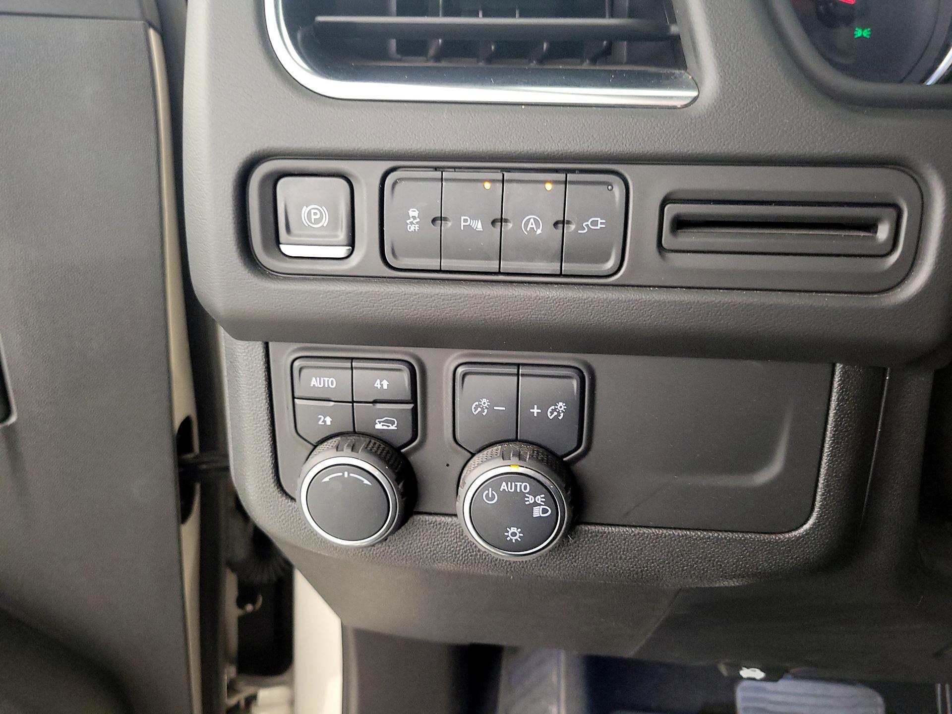 Thumbnail: 2021 Chevrolet Tahoe - 13