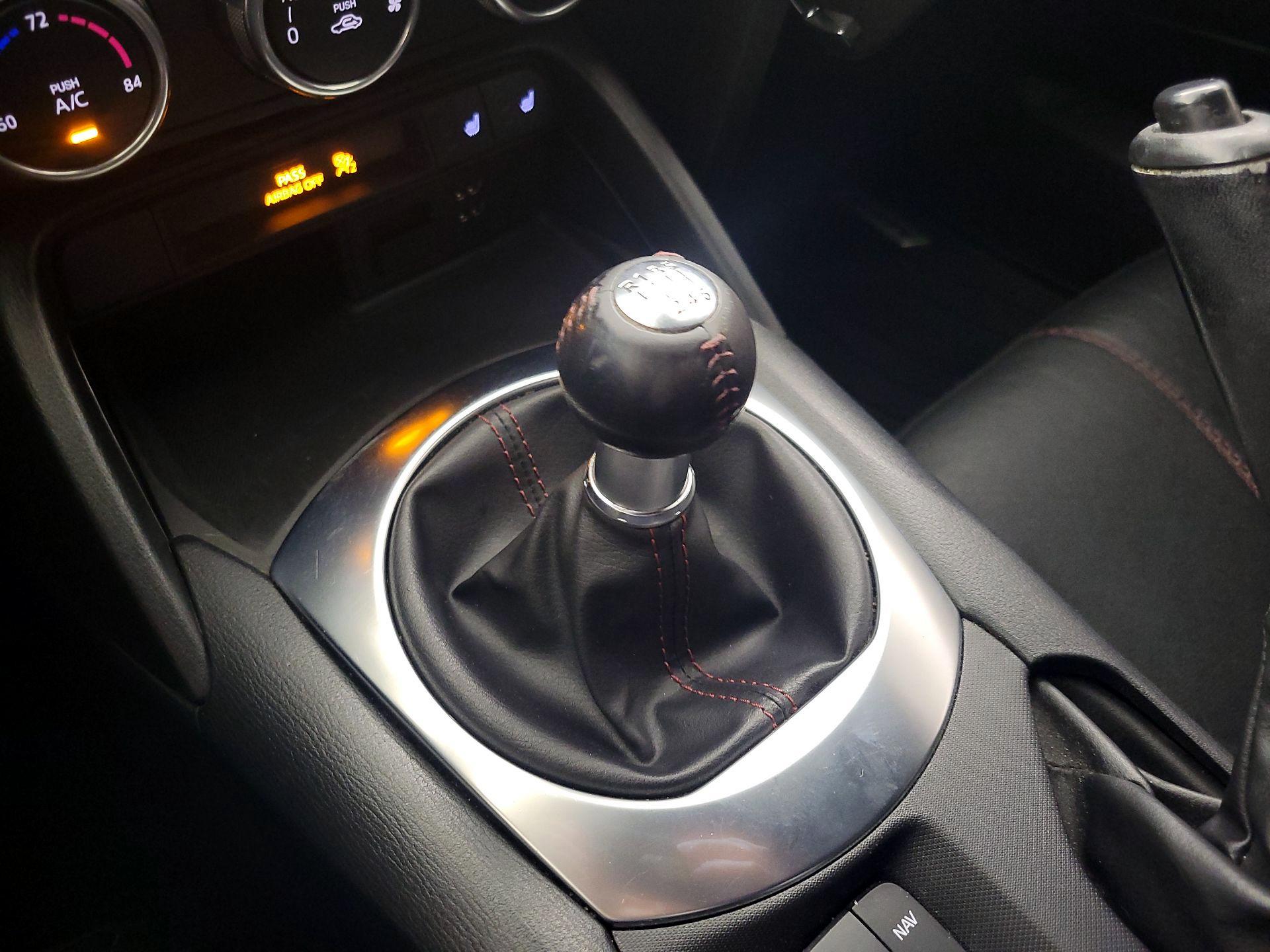 Thumbnail: 2016 Mazda MX-5 Miata - 18