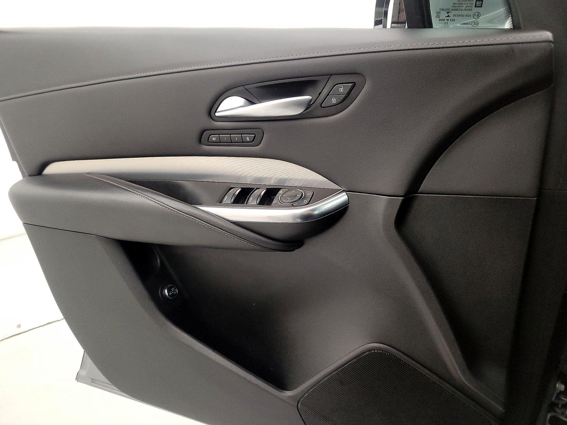 Thumbnail: 2023 Cadillac XT4 - 12