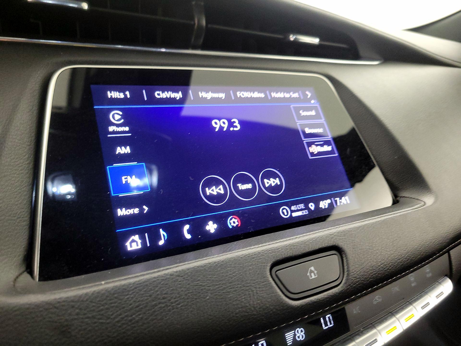 Thumbnail: 2023 Cadillac XT4 - 15