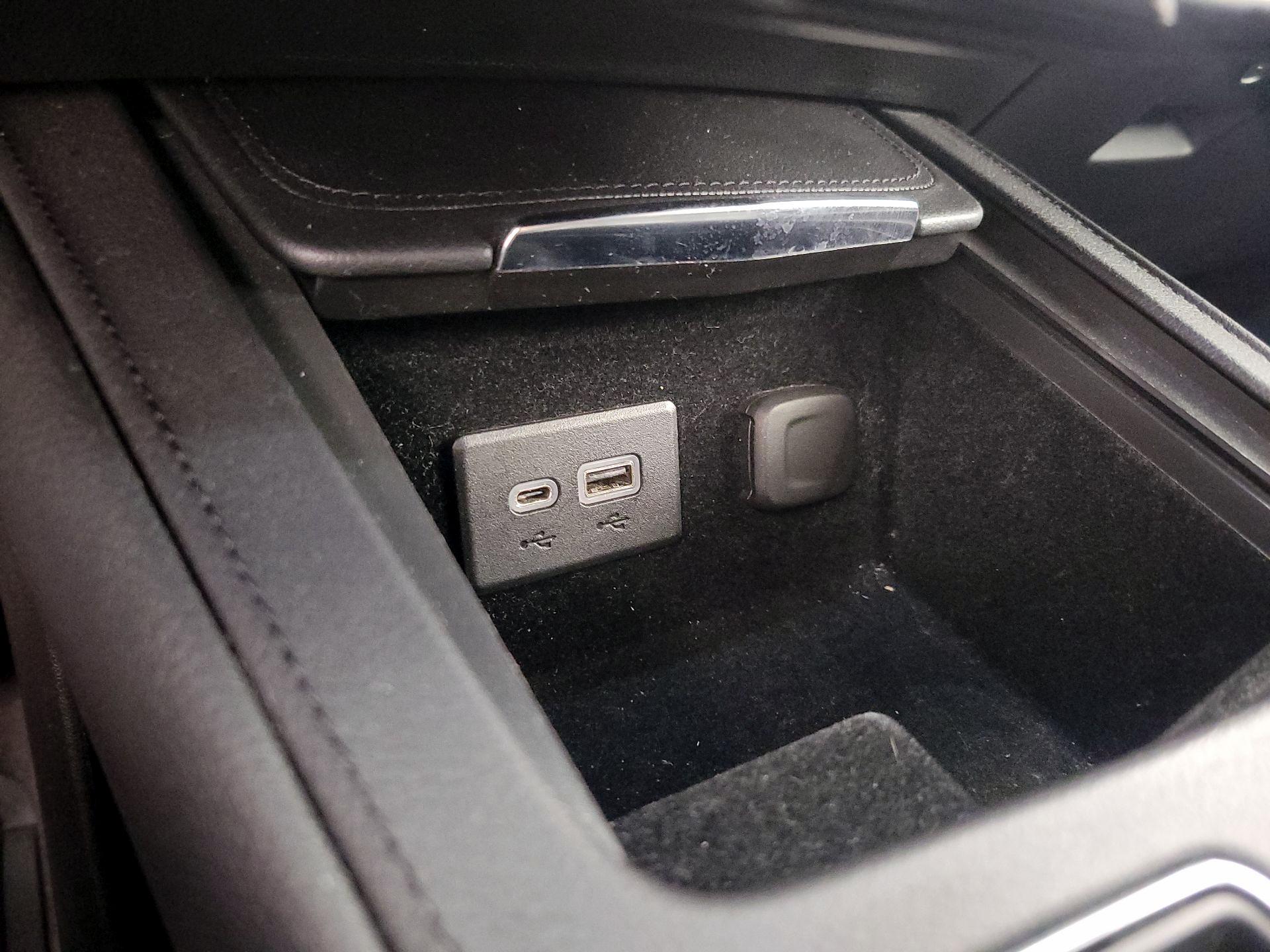 Thumbnail: 2023 Cadillac XT4 - 18