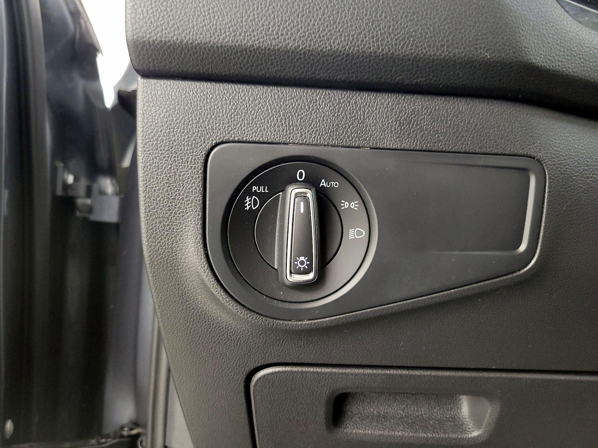 Thumbnail: 2019 Volkswagen Tiguan - 13