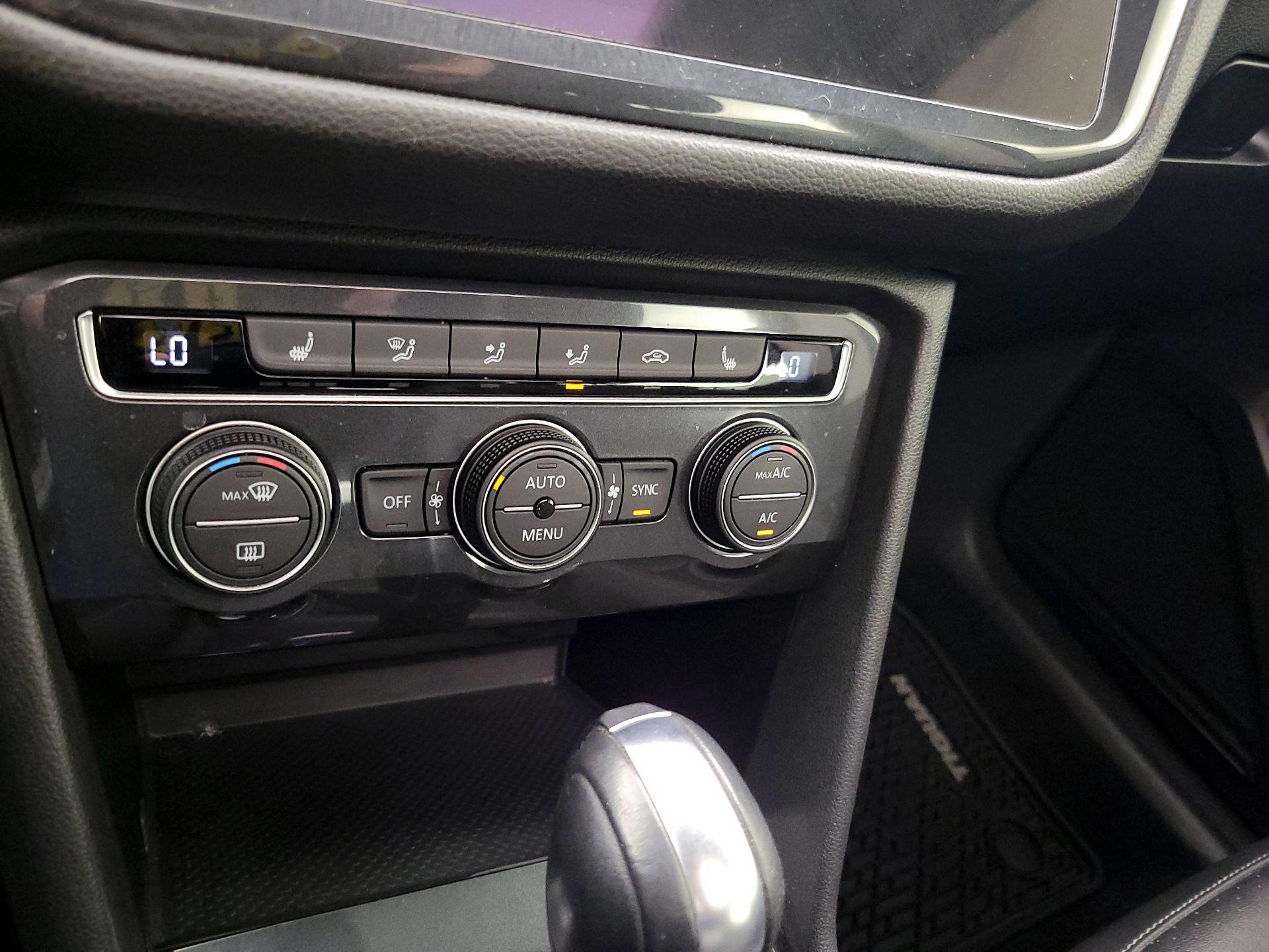 Thumbnail: 2019 Volkswagen Tiguan - 17