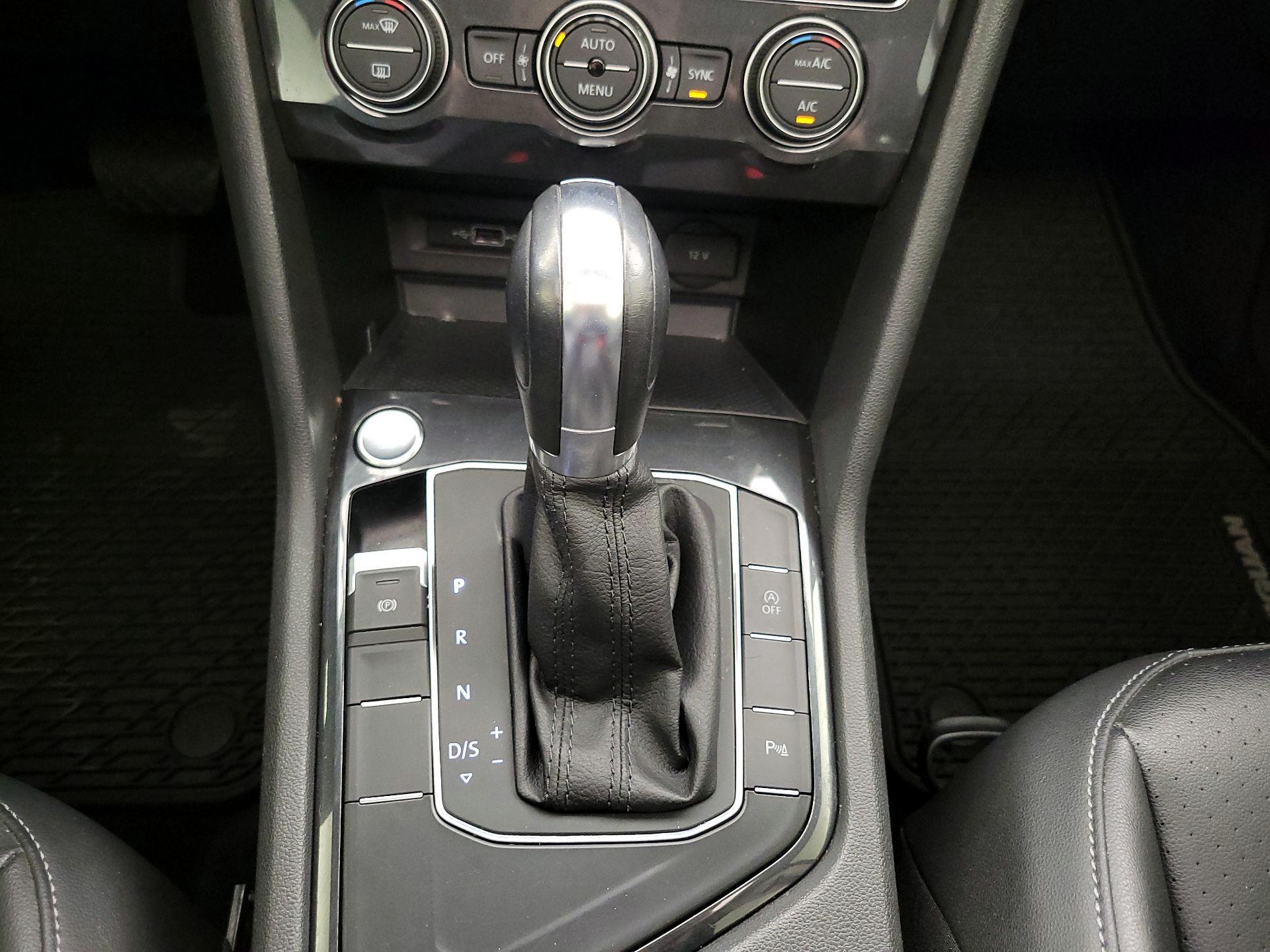 Thumbnail: 2019 Volkswagen Tiguan - 18