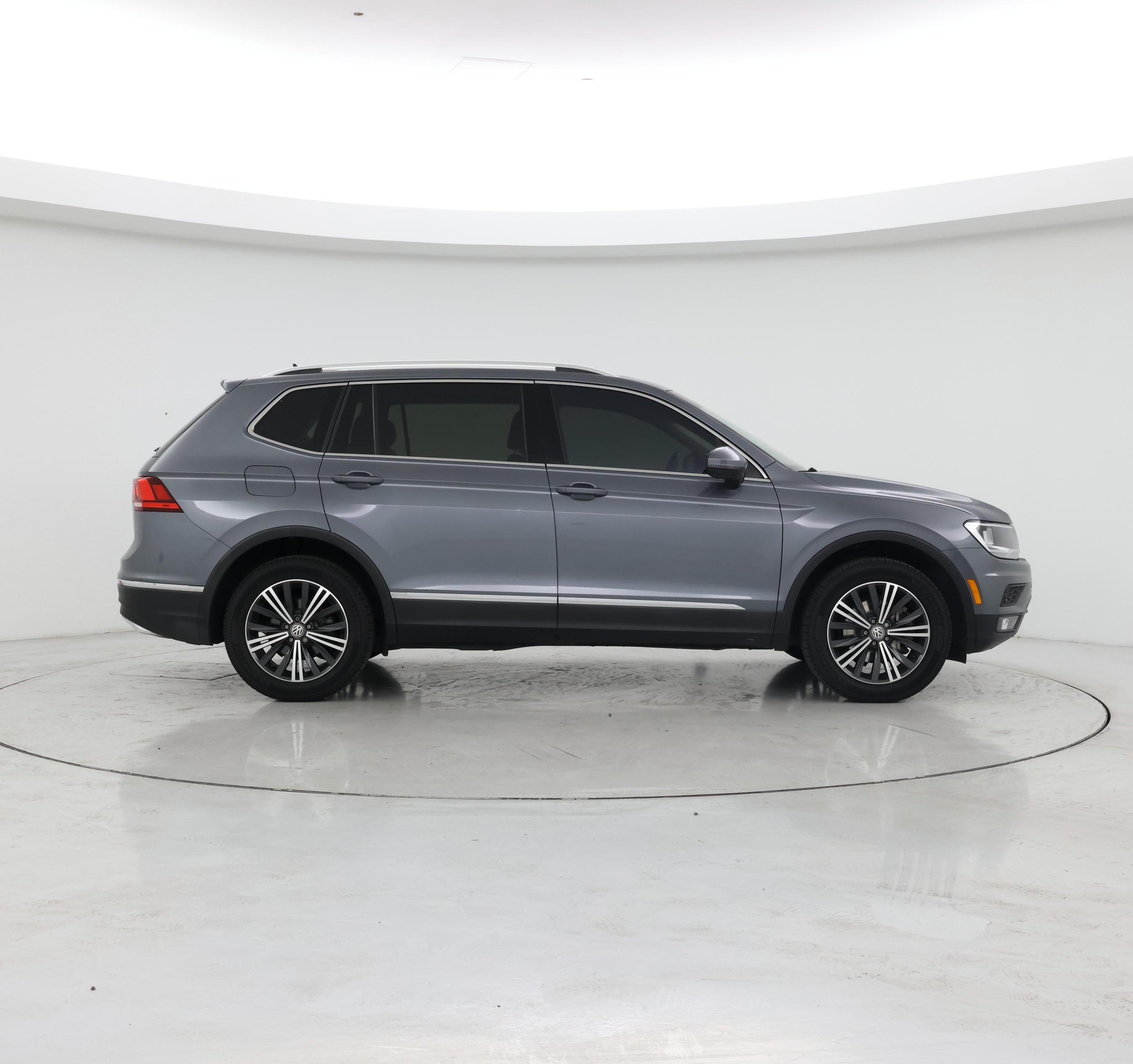 Thumbnail: 2019 Volkswagen Tiguan - 7